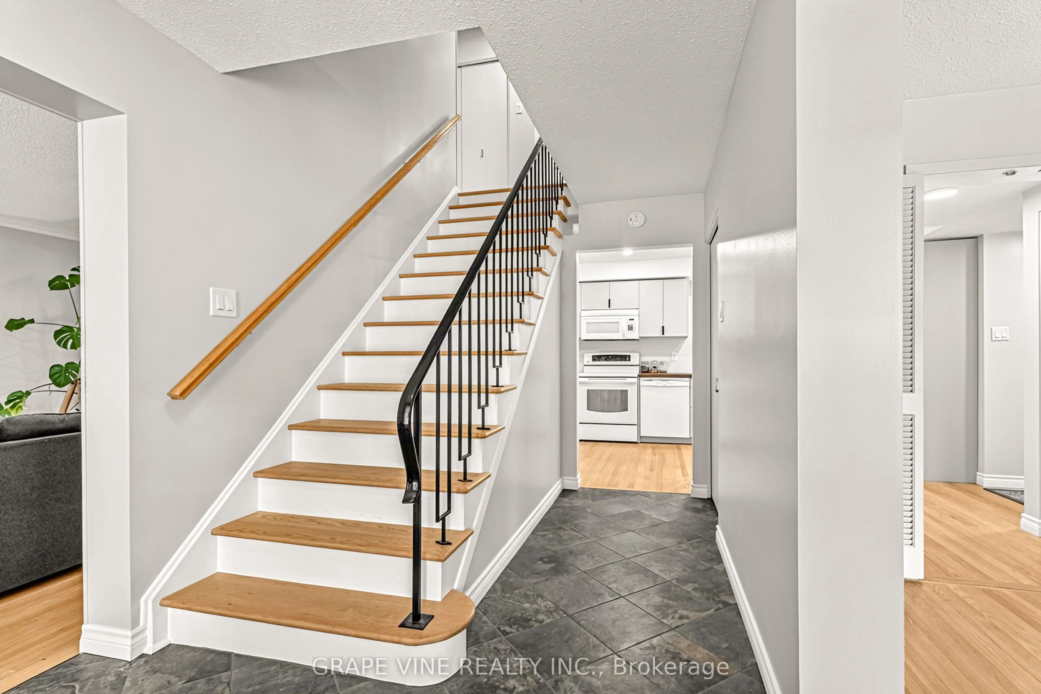 1323 Fernwood Drive