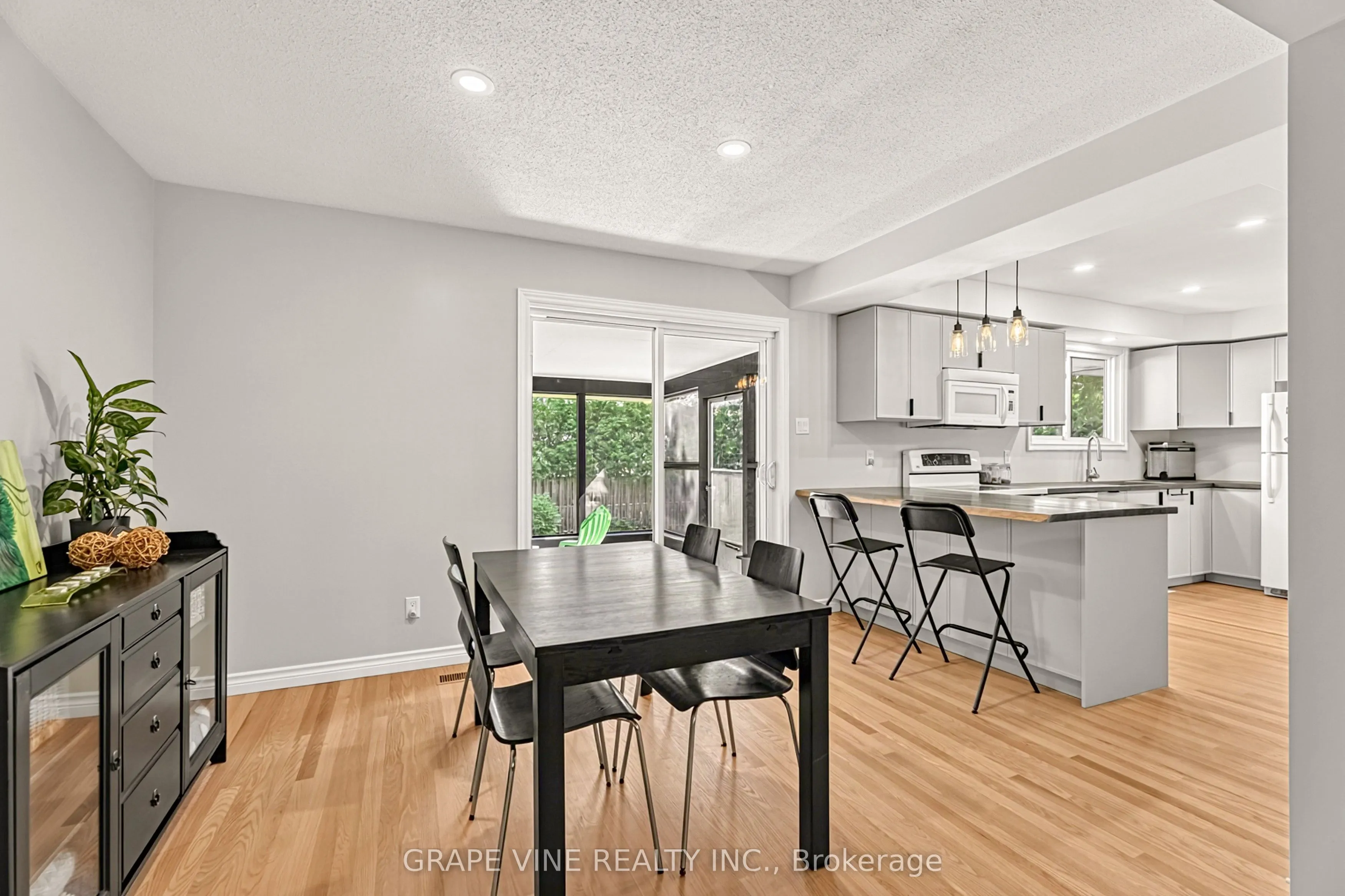 1323 Fernwood Drive