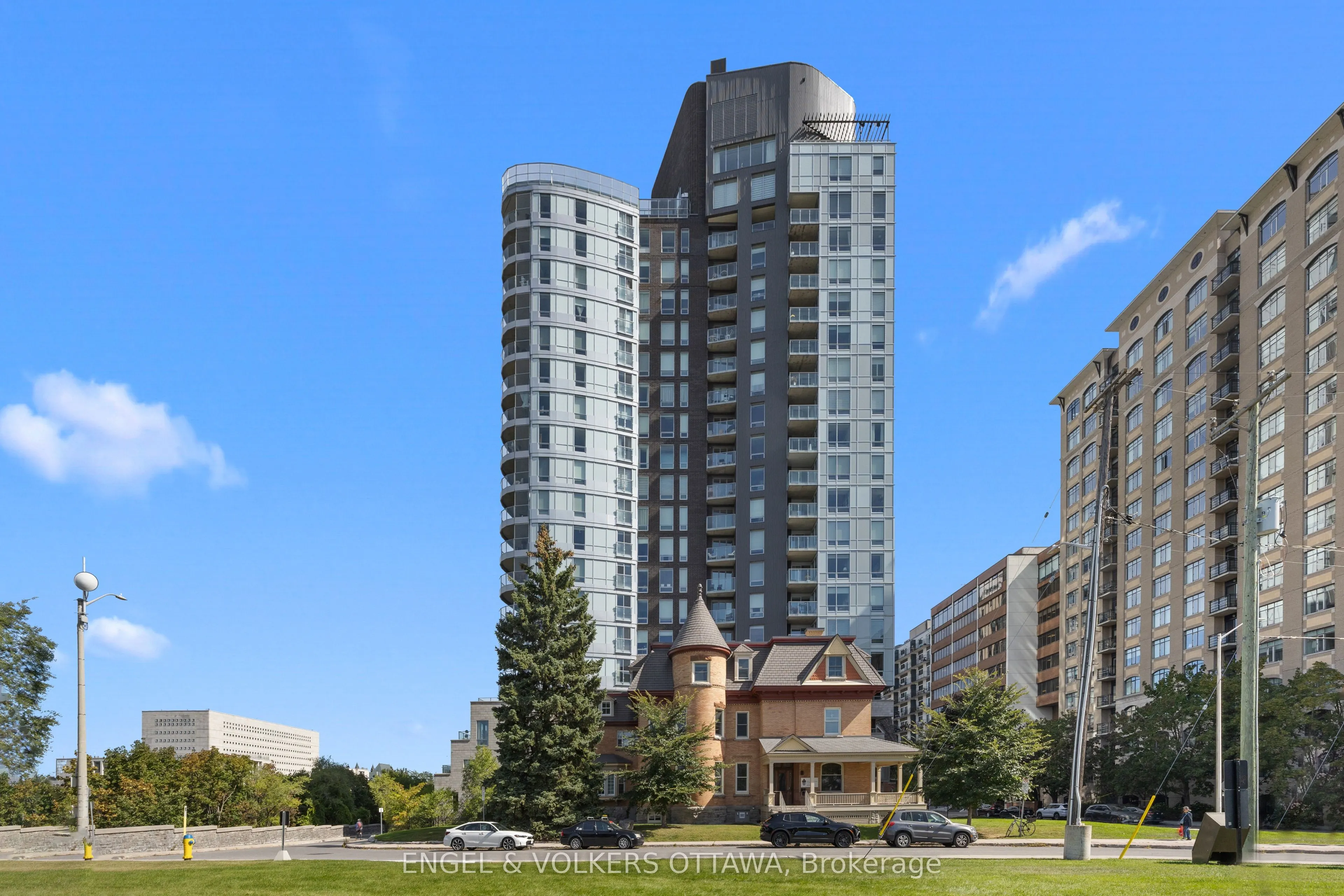 428 Sparks Street #701