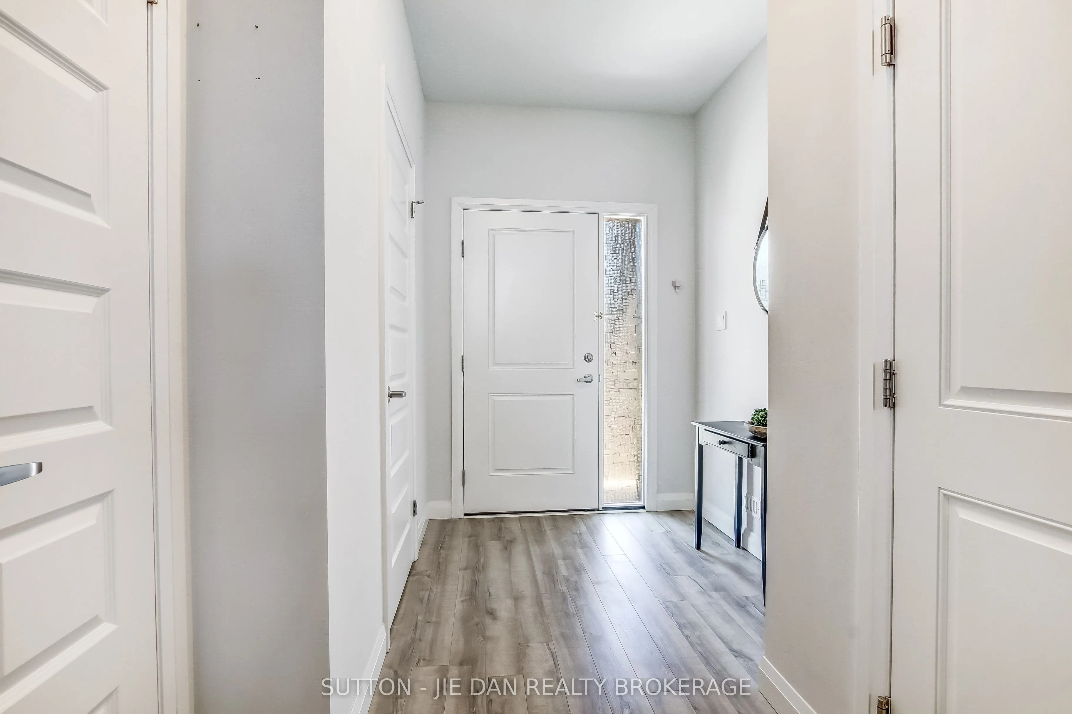 819 KLEINBURG Drive #2