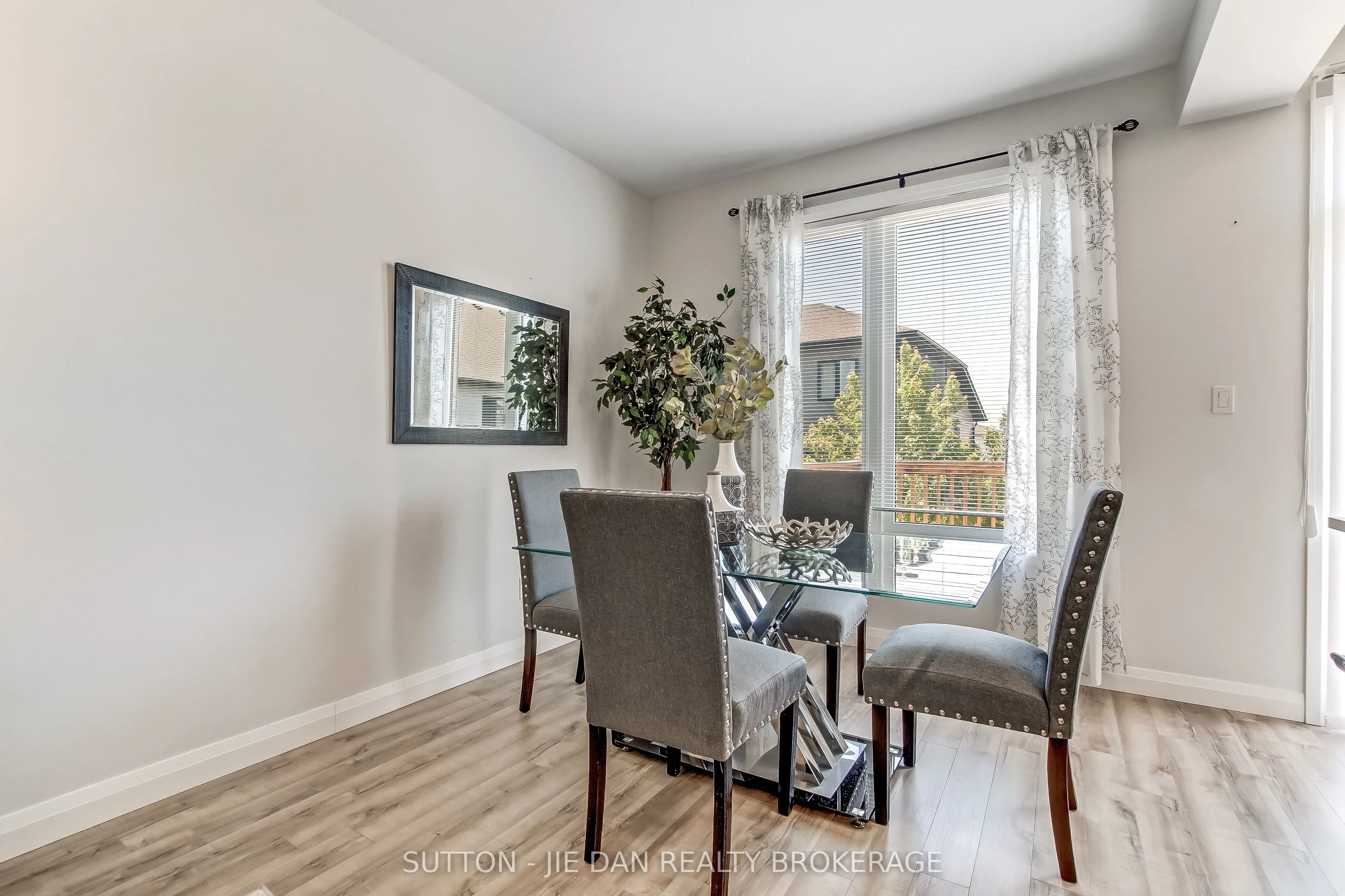 819 KLEINBURG Drive #2