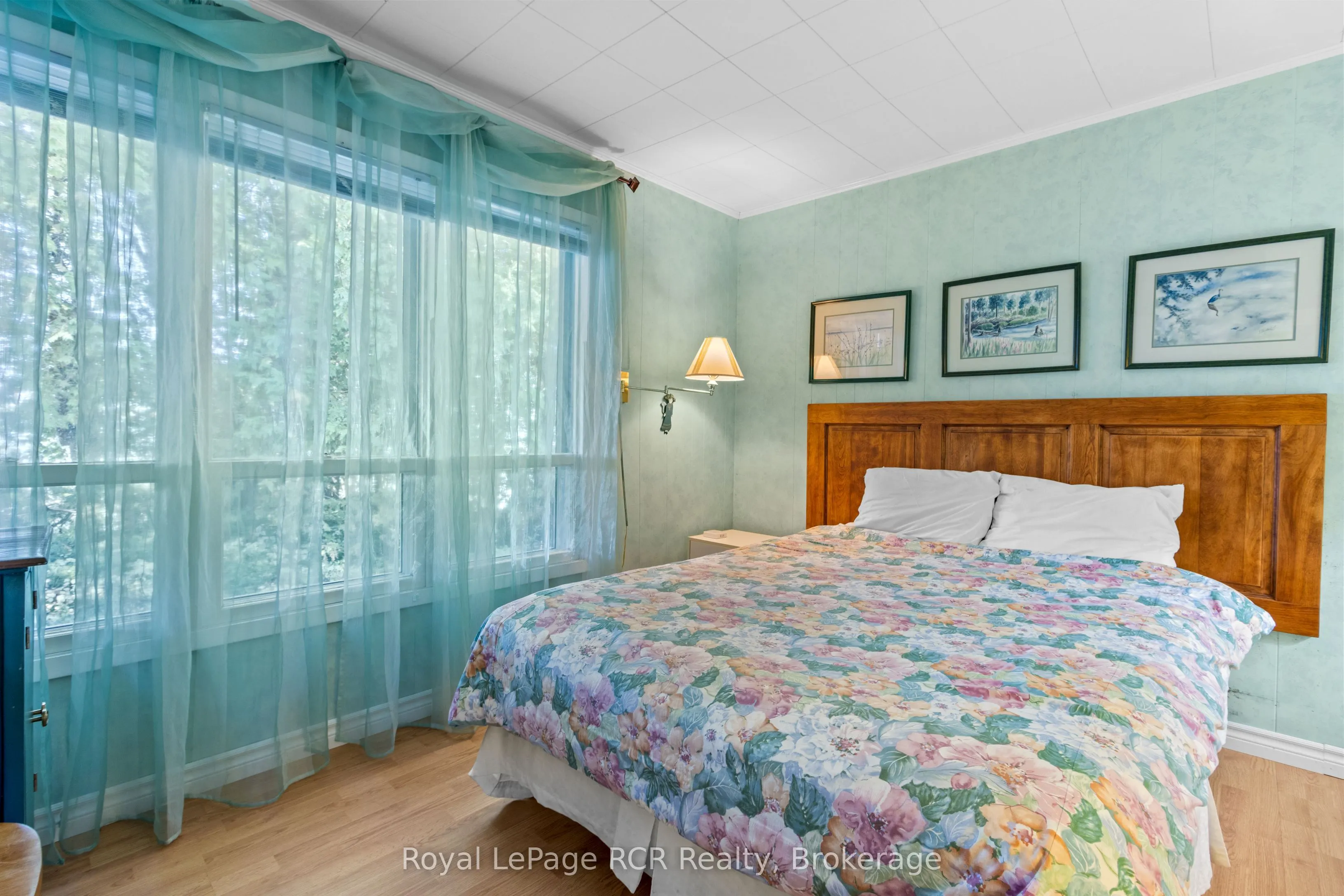 50 Hansen Drive S