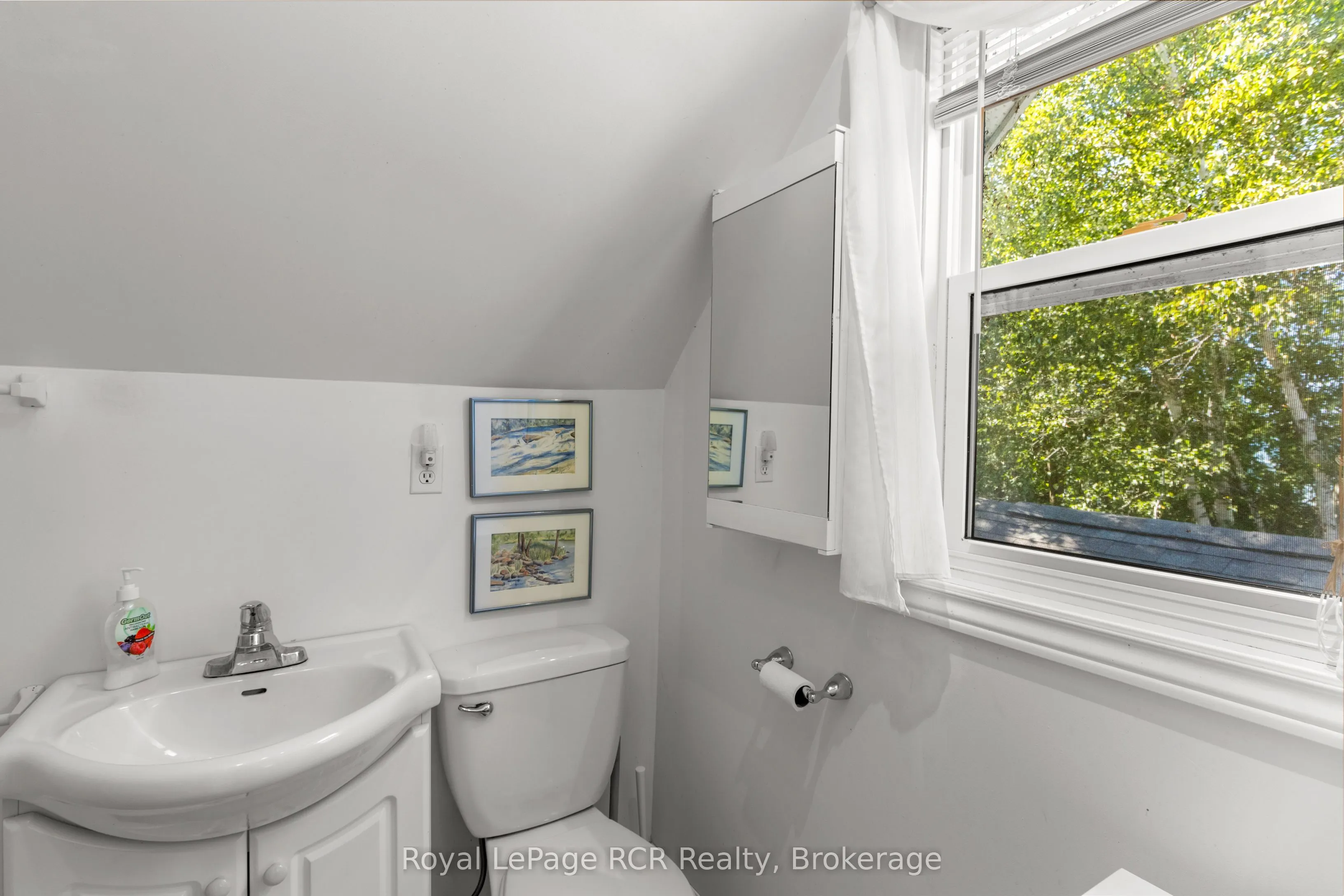 50 Hansen Drive S