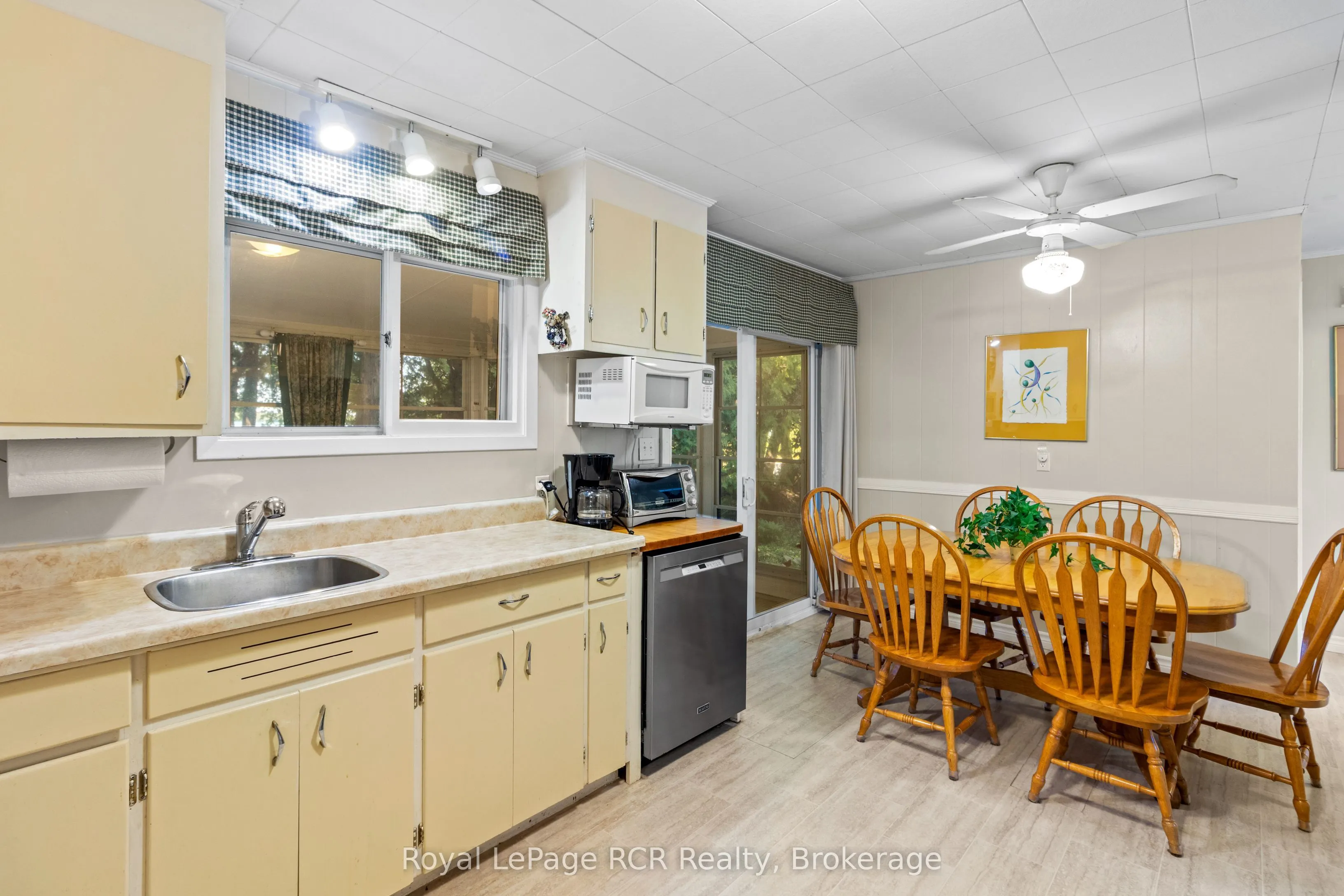 50 Hansen Drive S