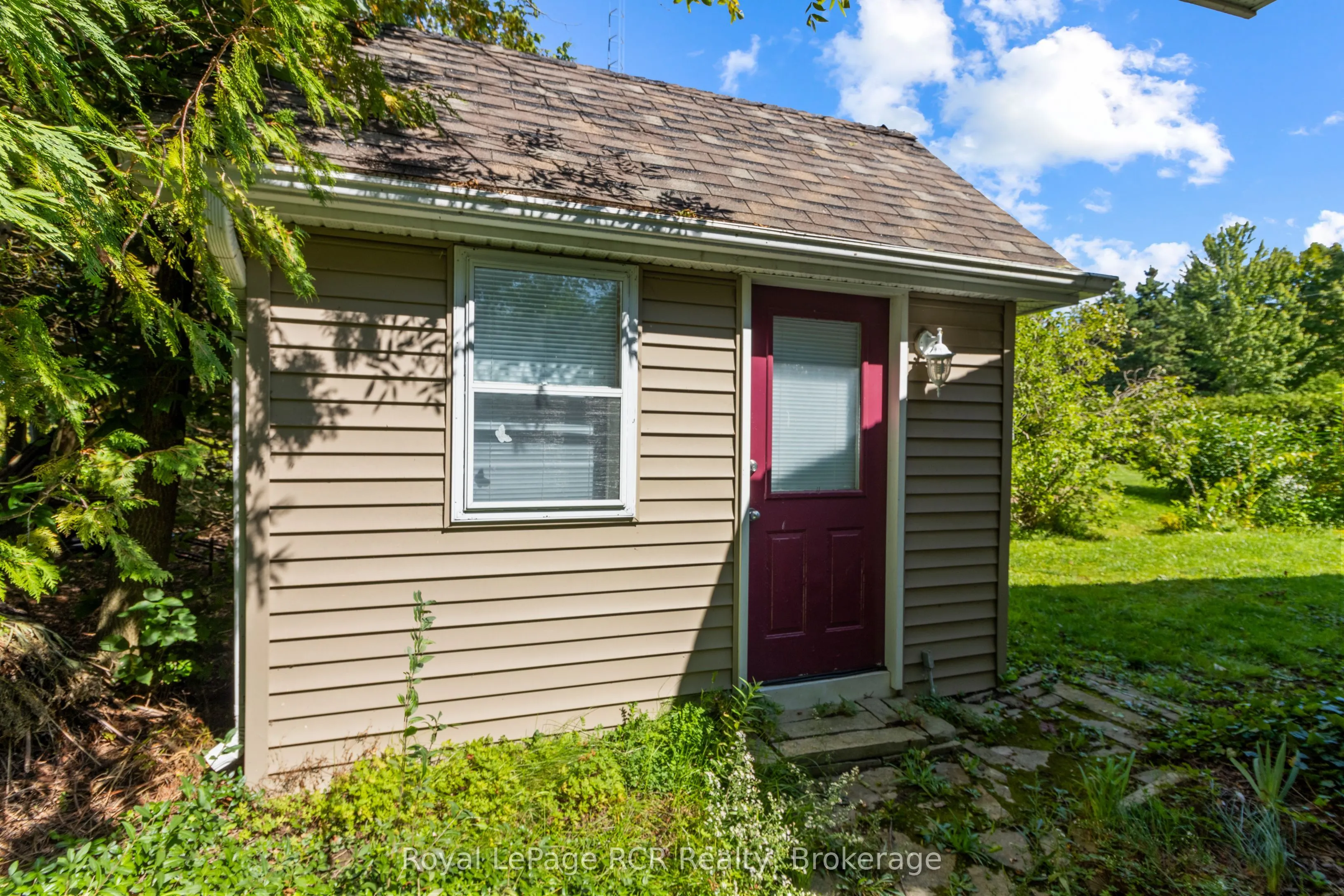 50 Hansen Drive S