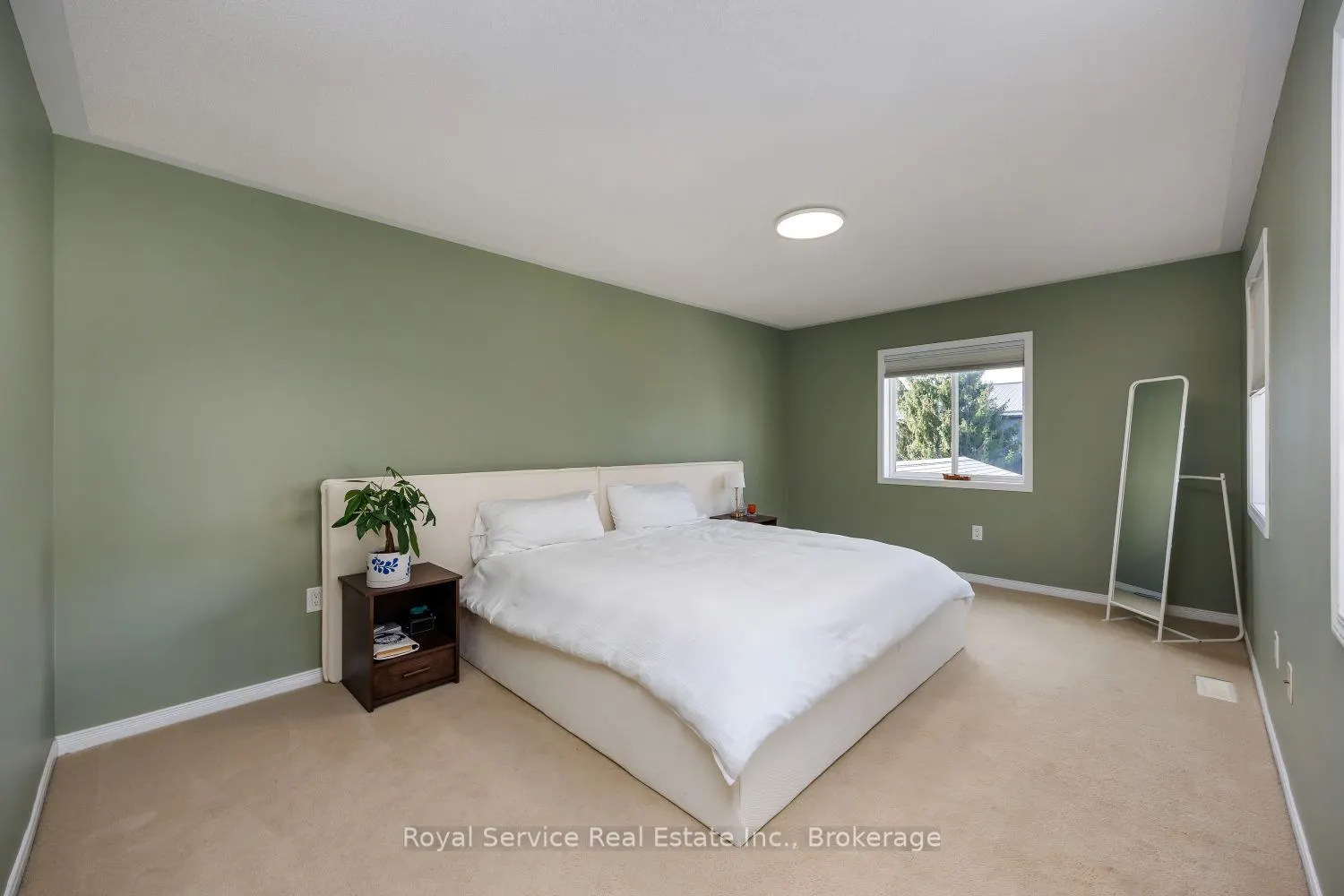 762 Carlisle Street