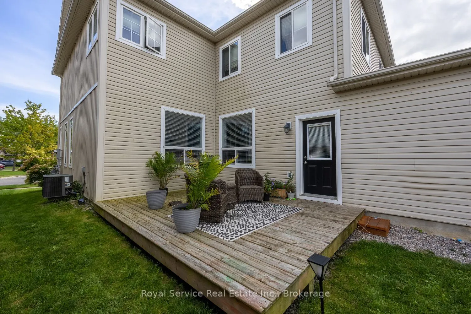 762 Carlisle Street