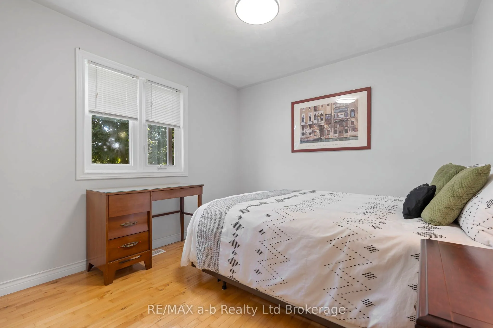 48 Denrich Avenue