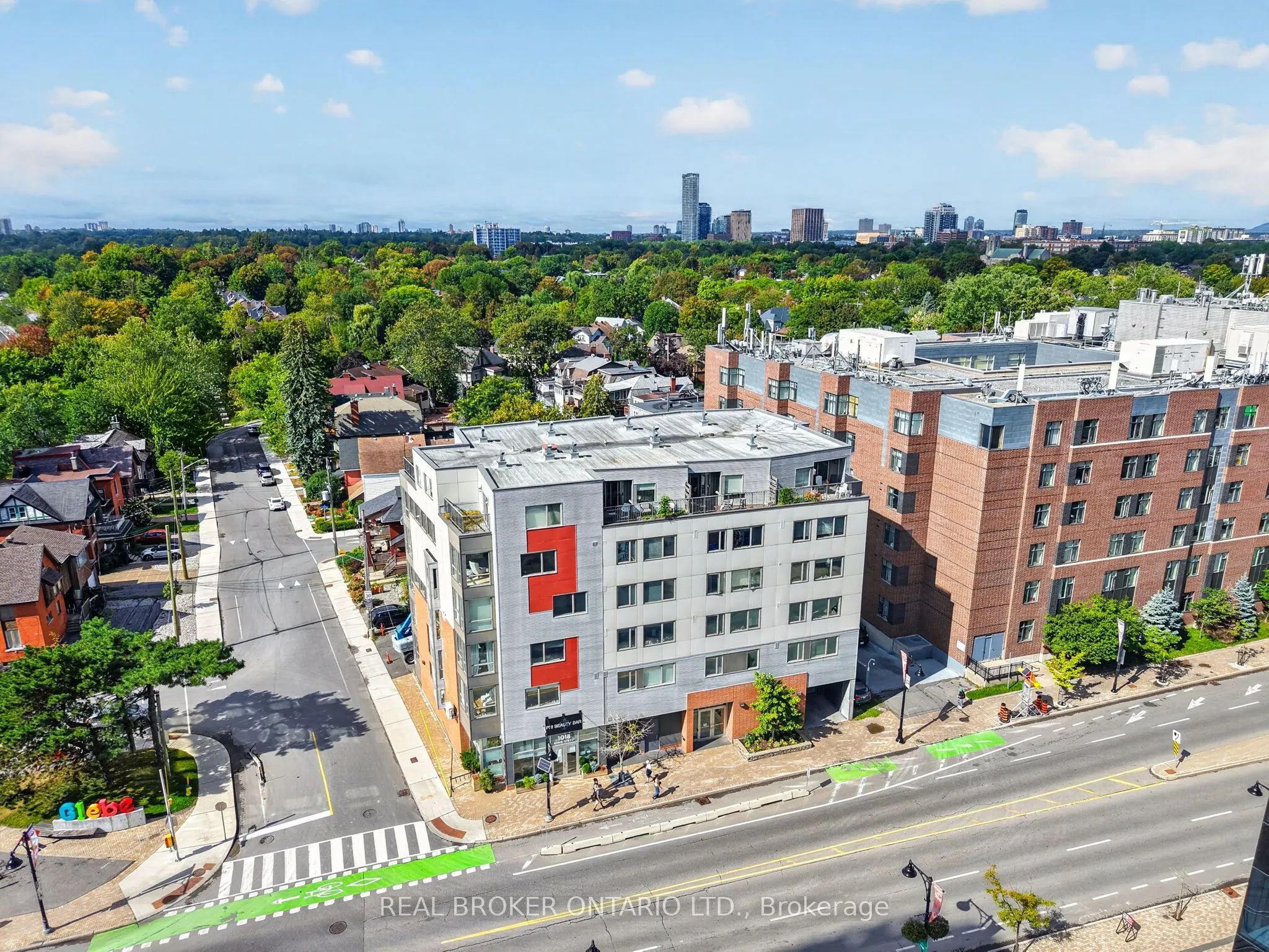 1014 Bank Street #305