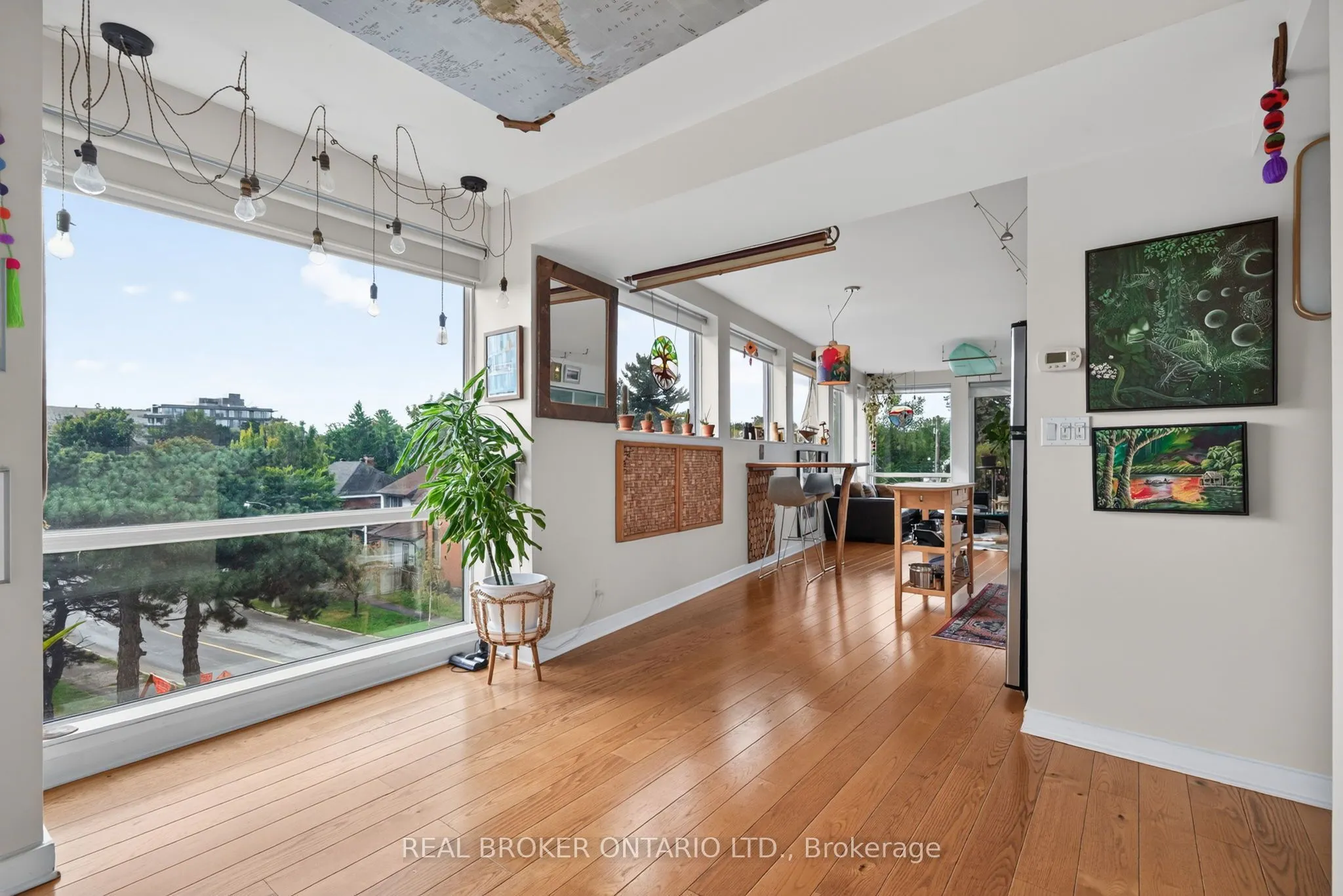 1014 Bank Street #305