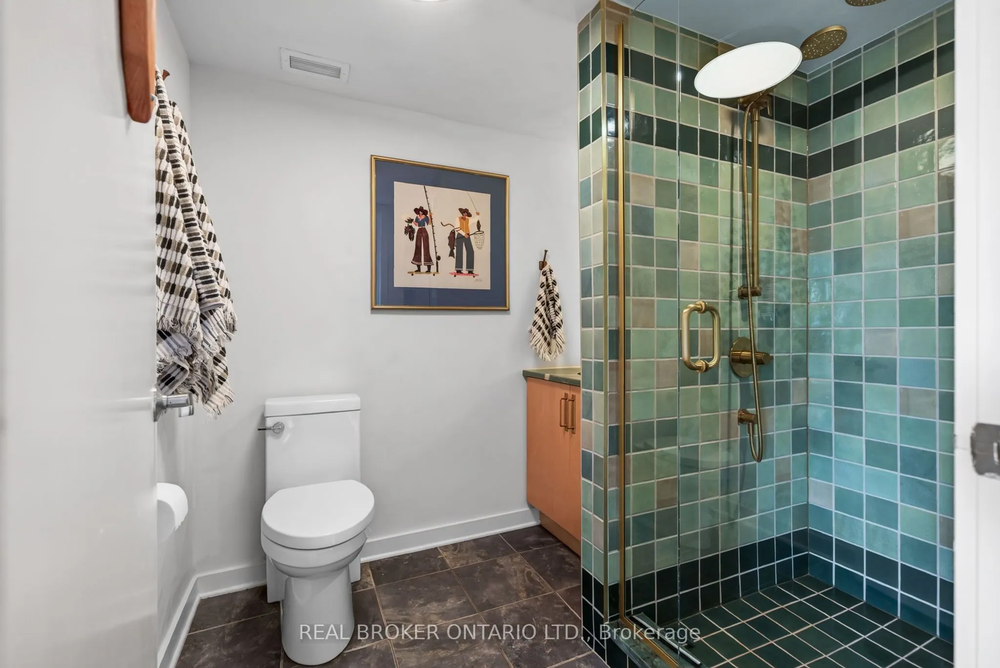 1014 Bank Street #305