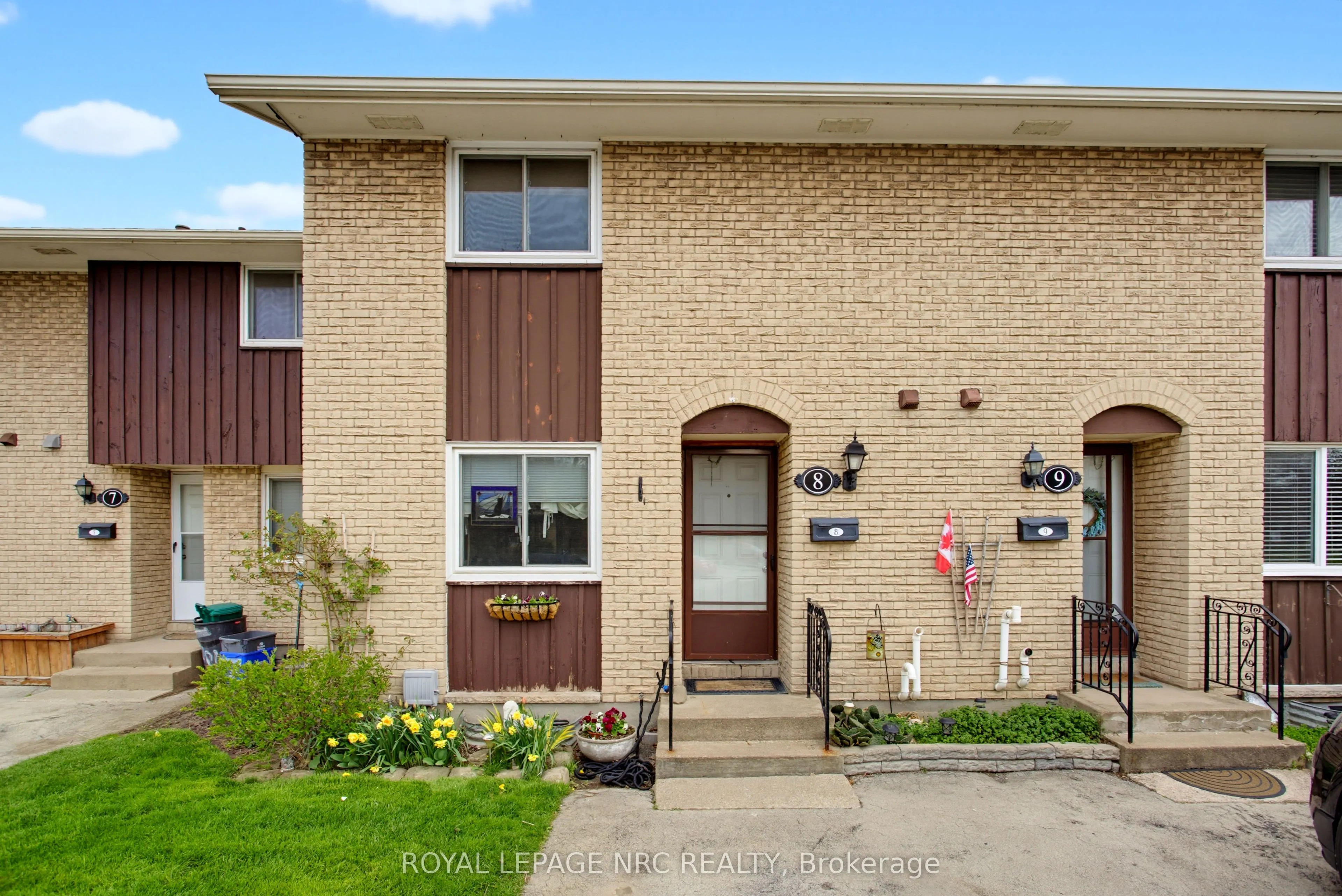 50 LAKESHORE Road #8