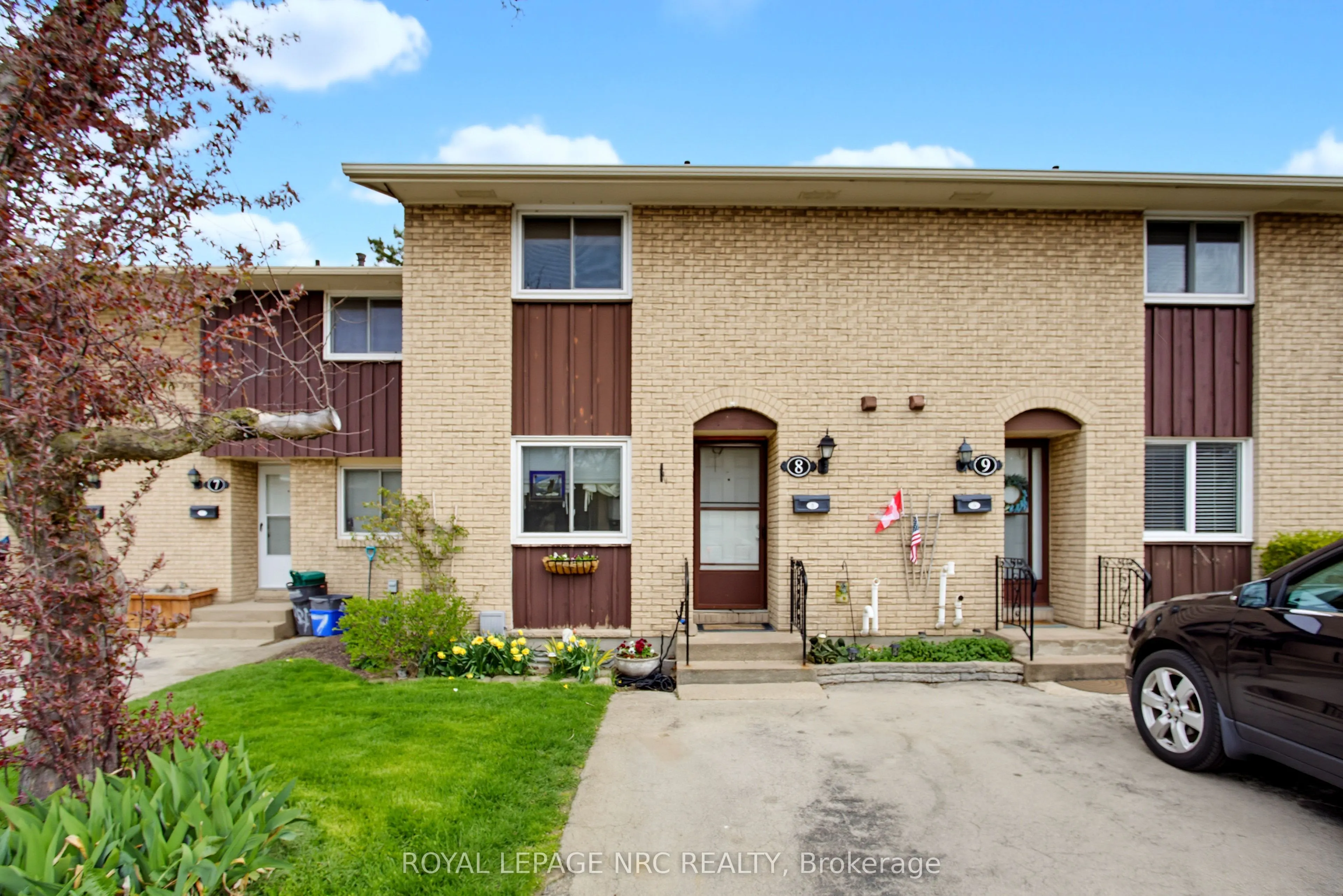50 LAKESHORE Road #8