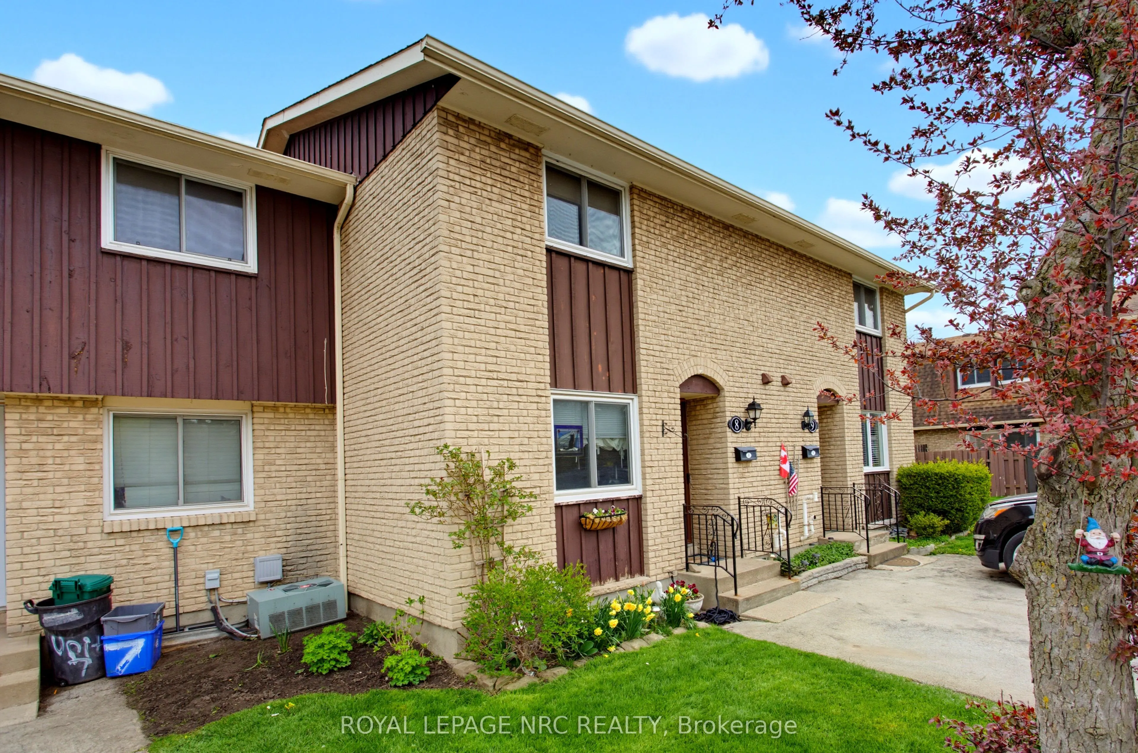 50 LAKESHORE Road #8