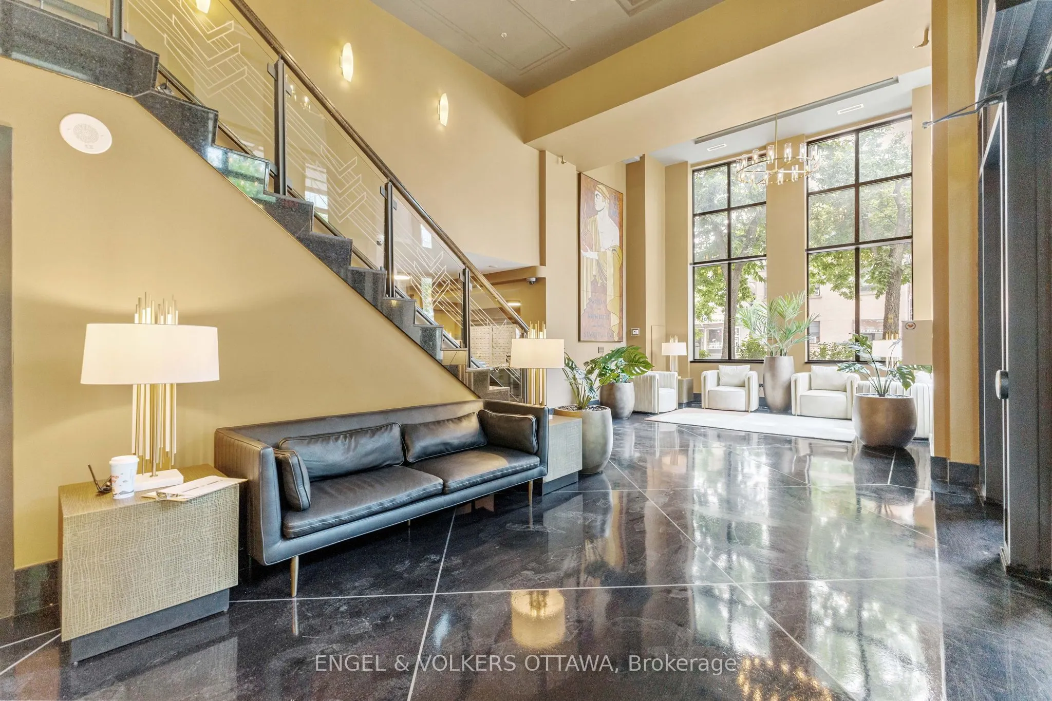 245 Kent Street #706