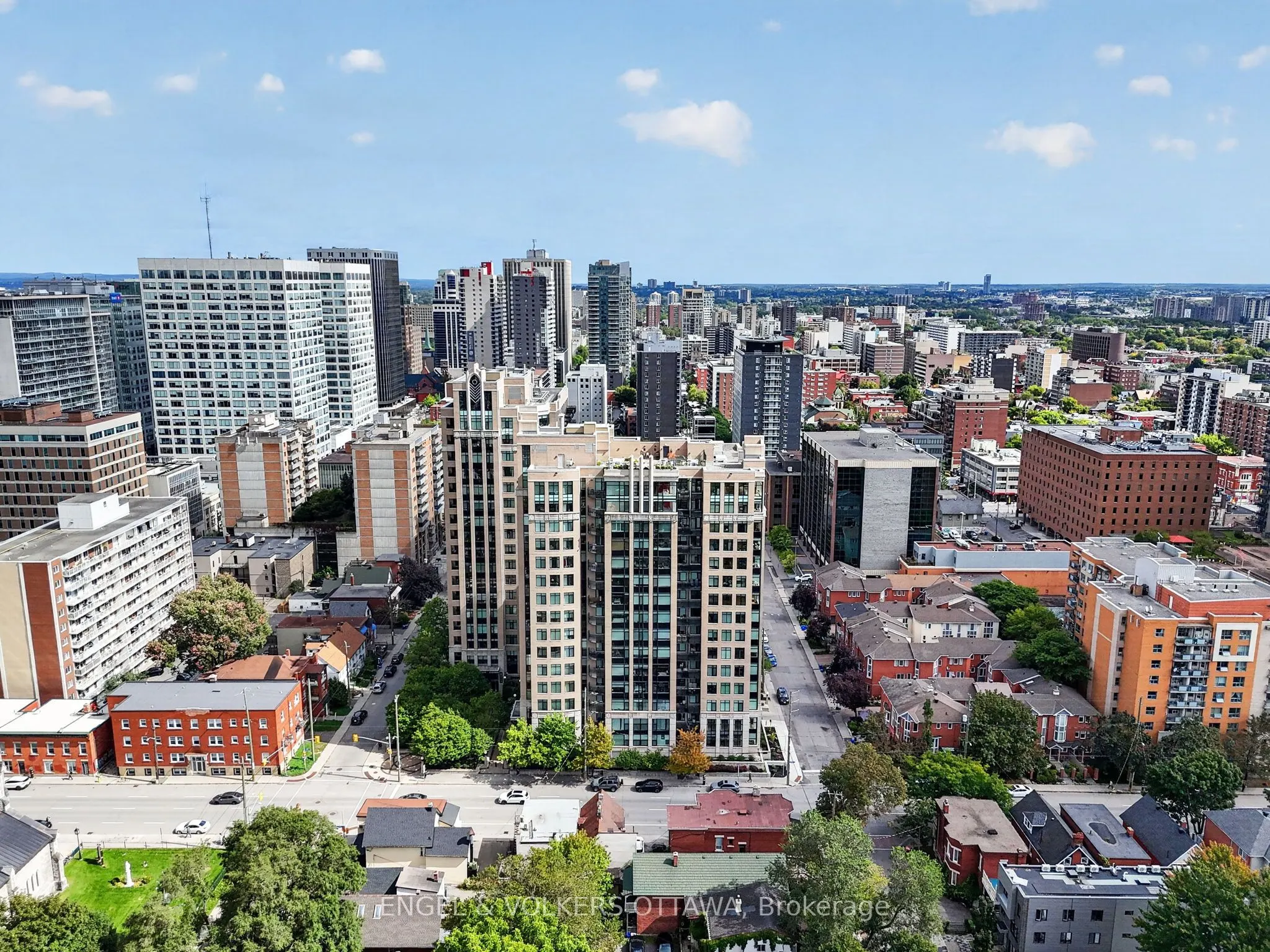 245 Kent Street #706
