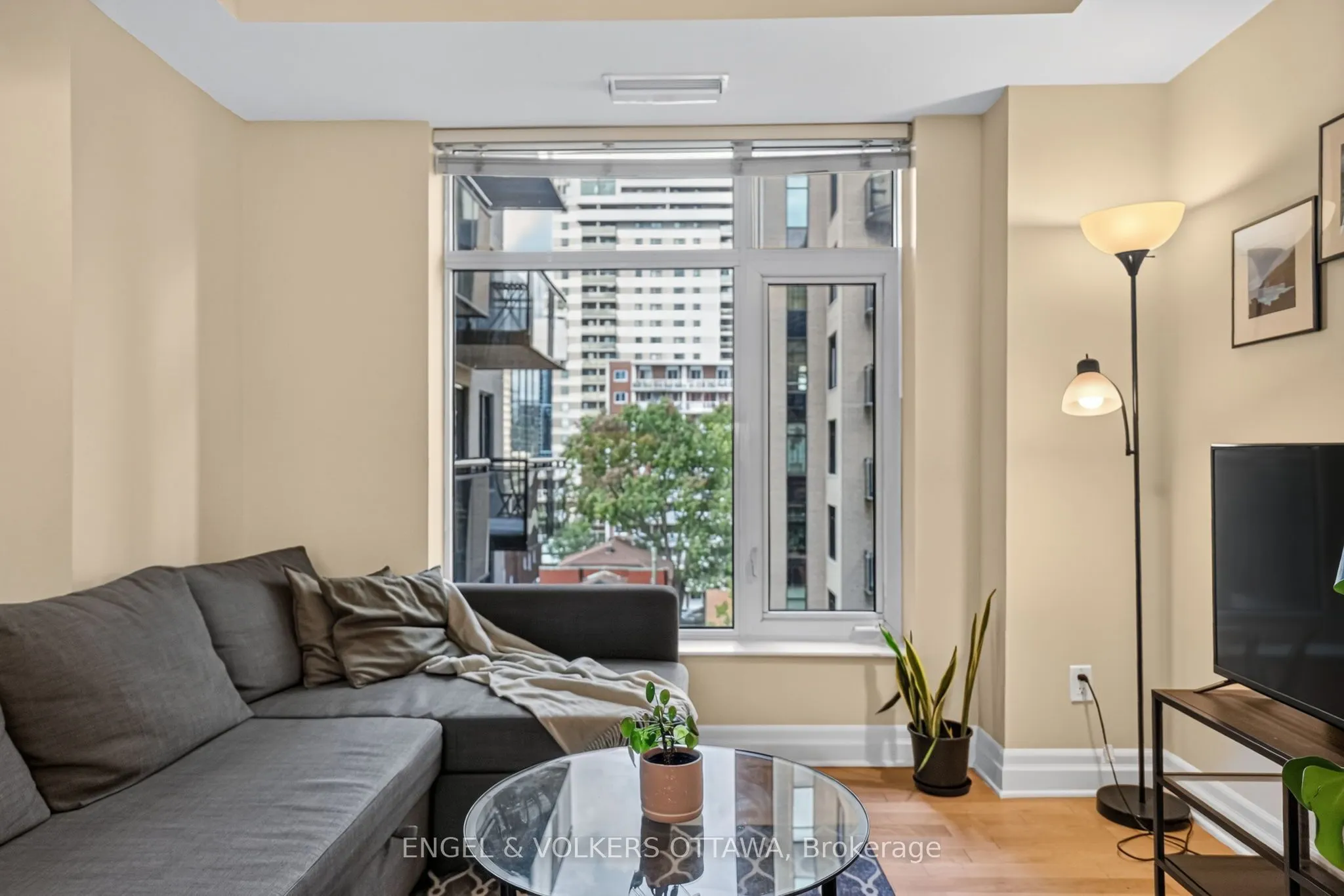 245 Kent Street #706