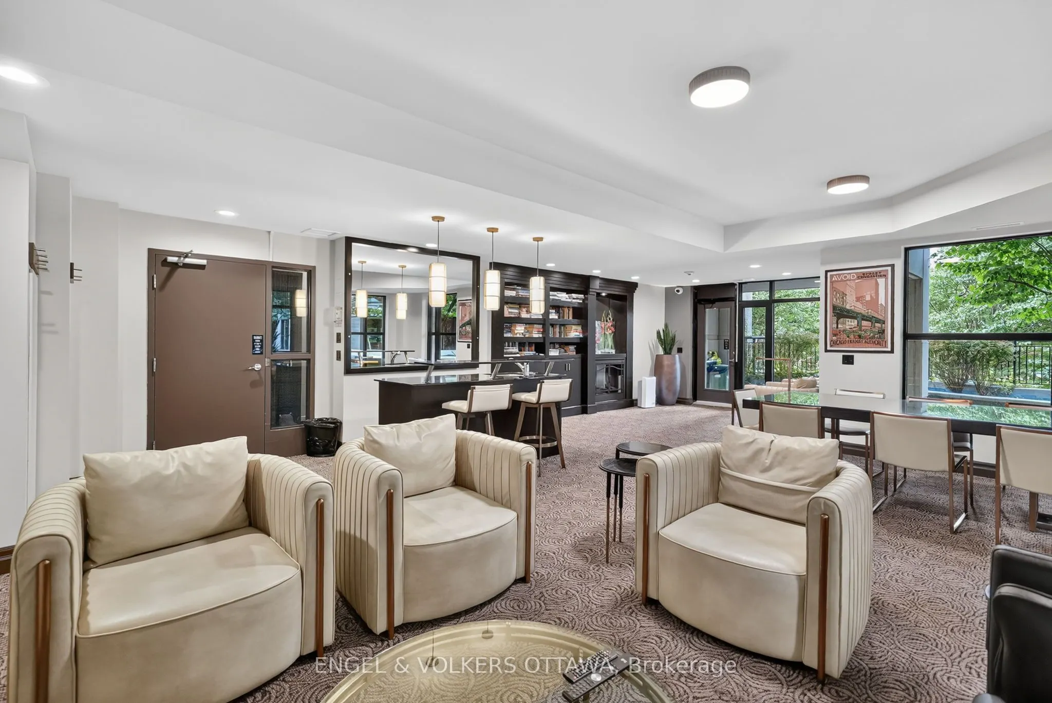 245 Kent Street #706