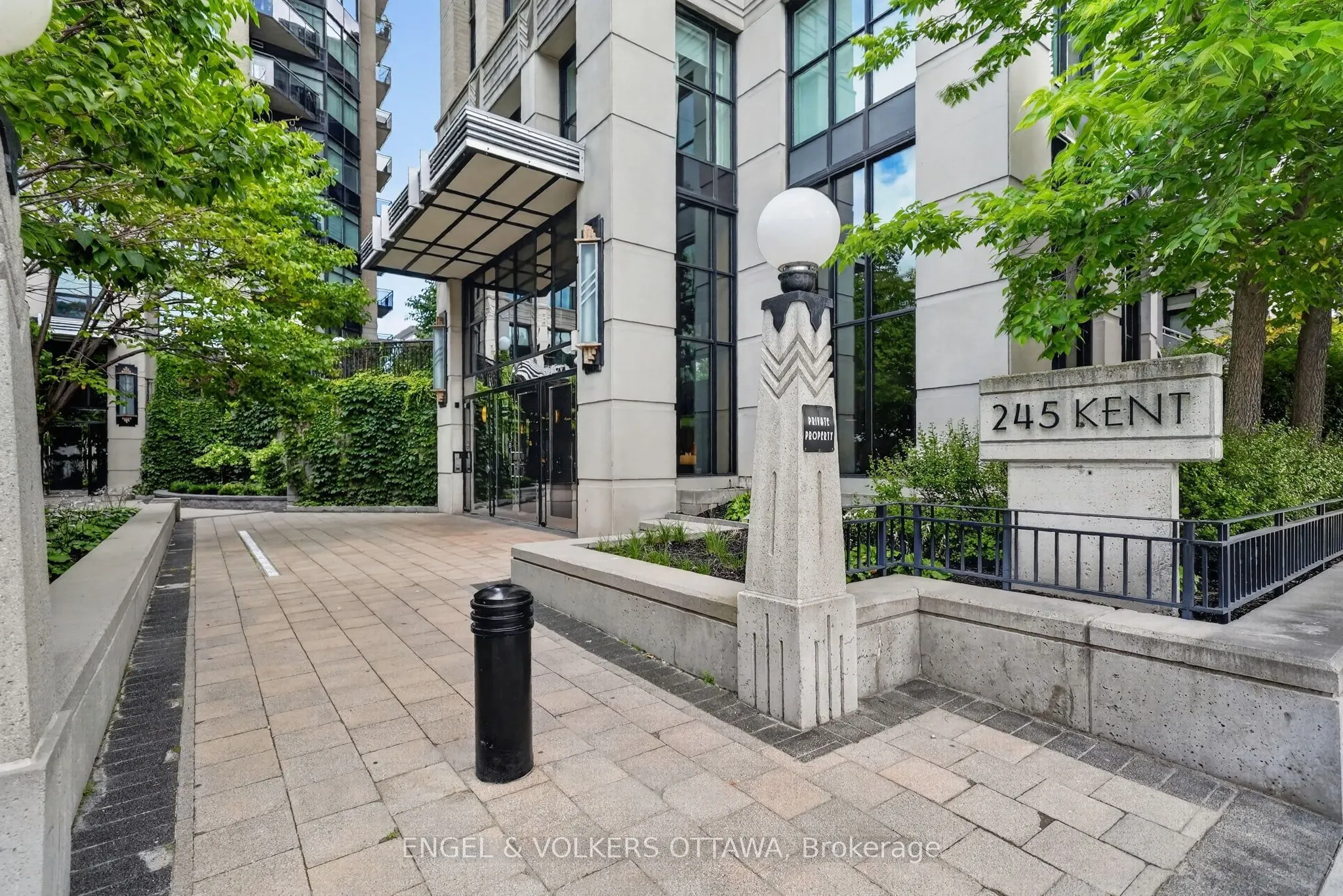 245 Kent Street #706