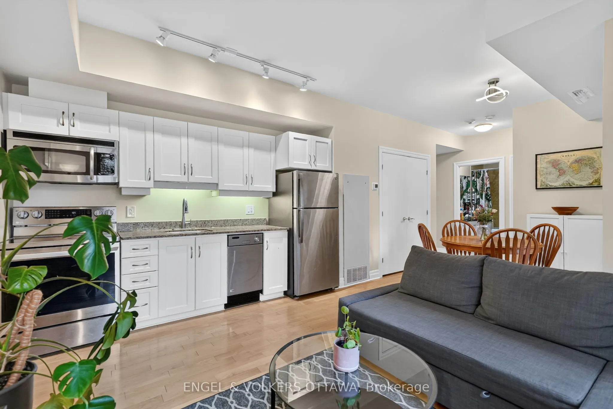 245 Kent Street #706