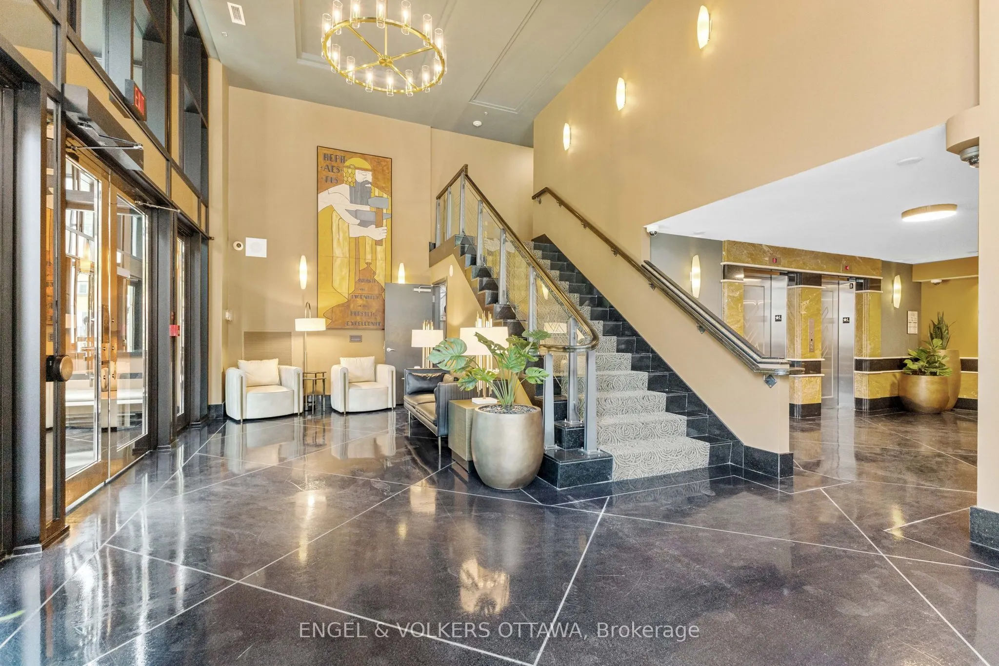 245 Kent Street #706