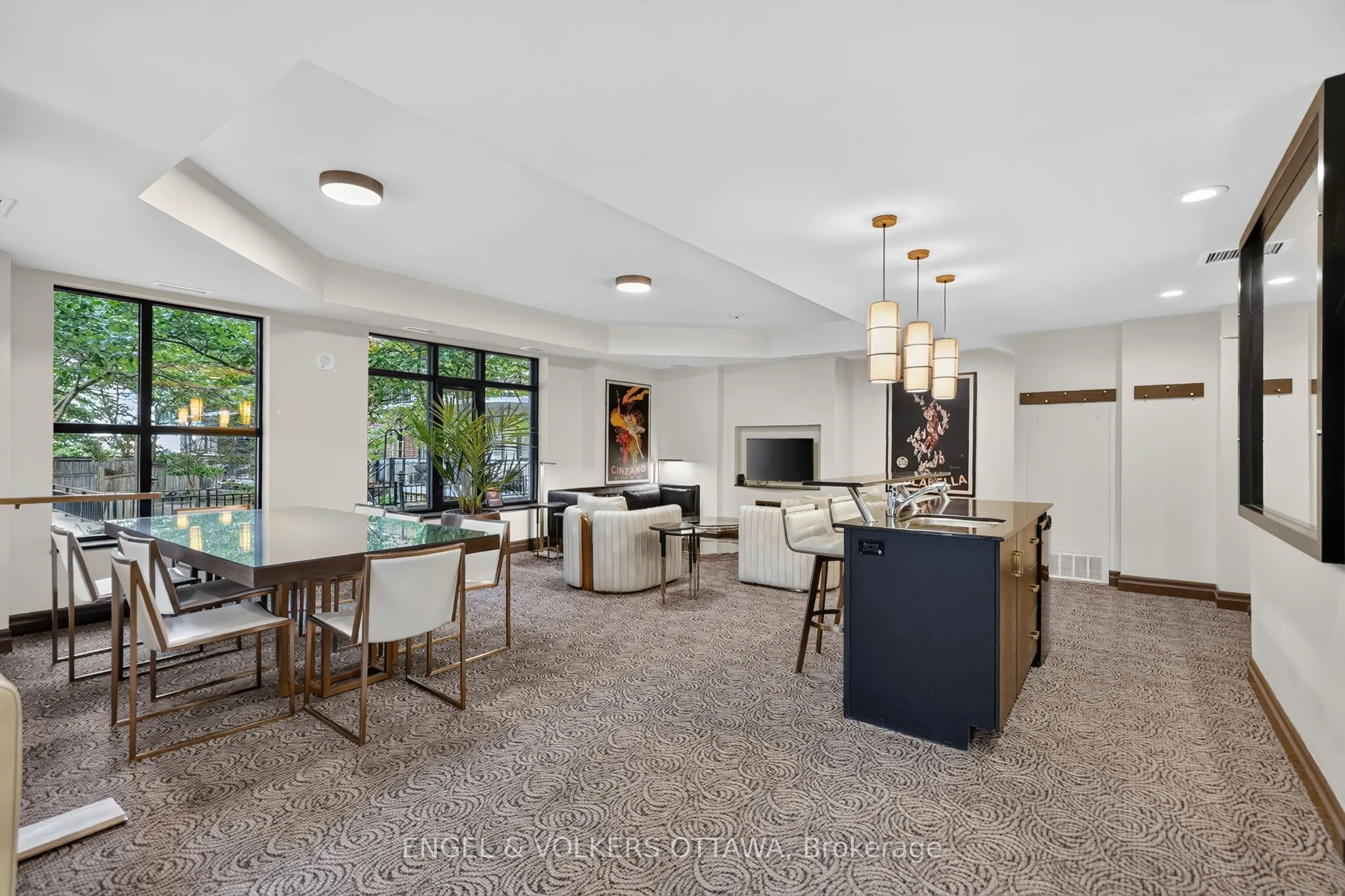 245 Kent Street #706