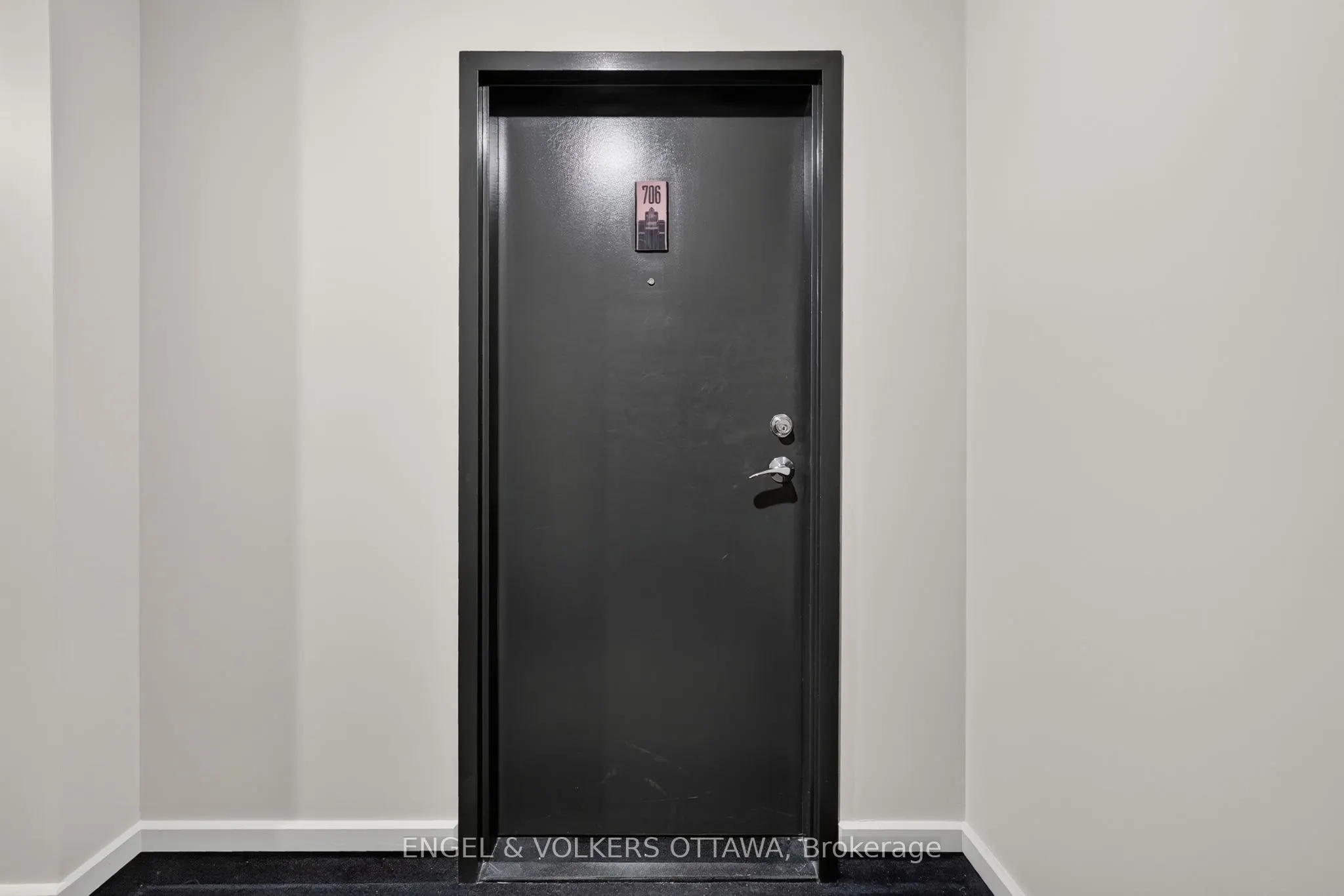 245 Kent Street #706