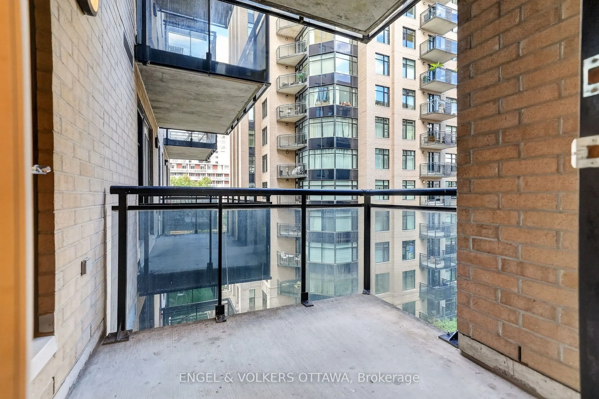 245 Kent Street #706