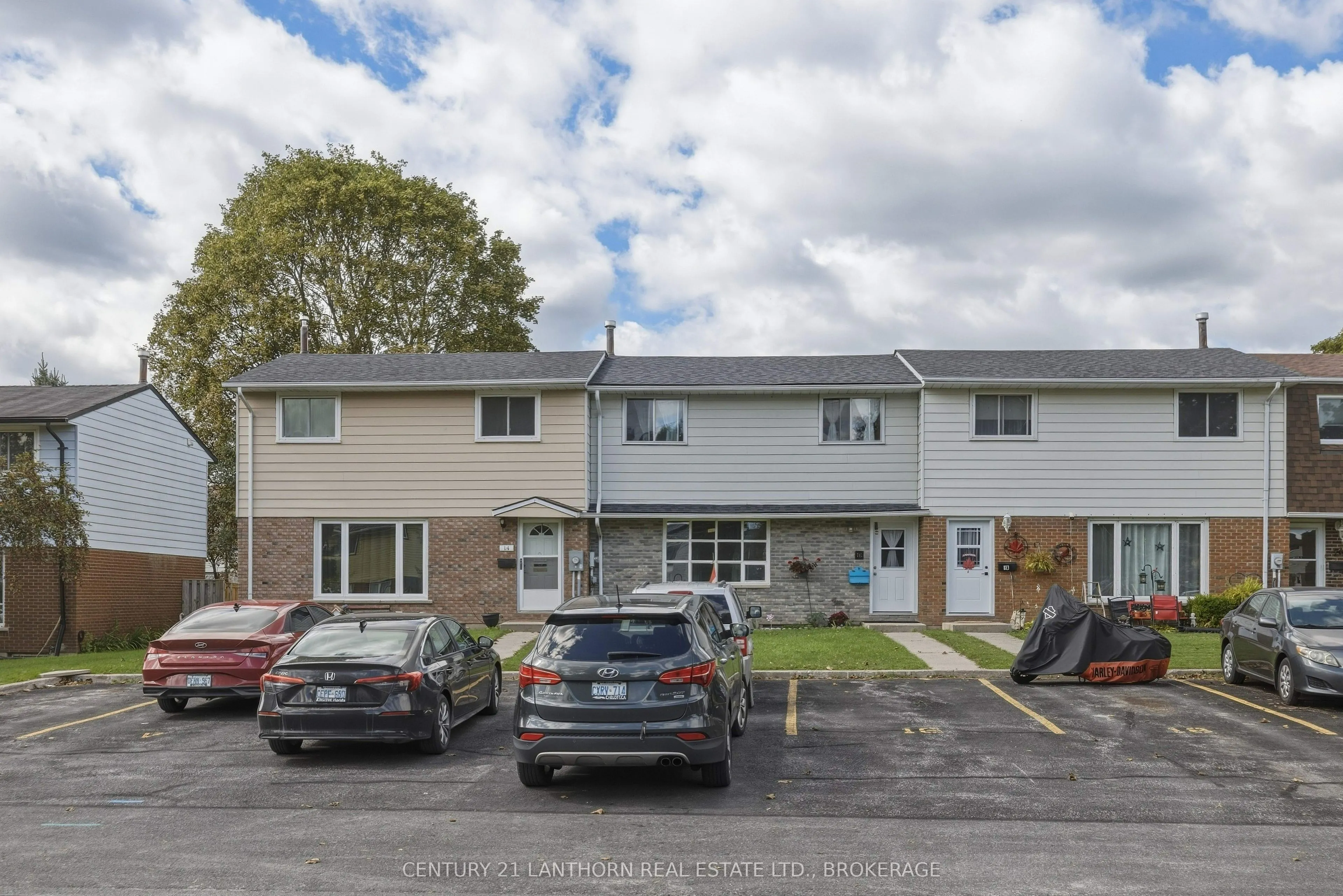 16 Winchester Drive #8