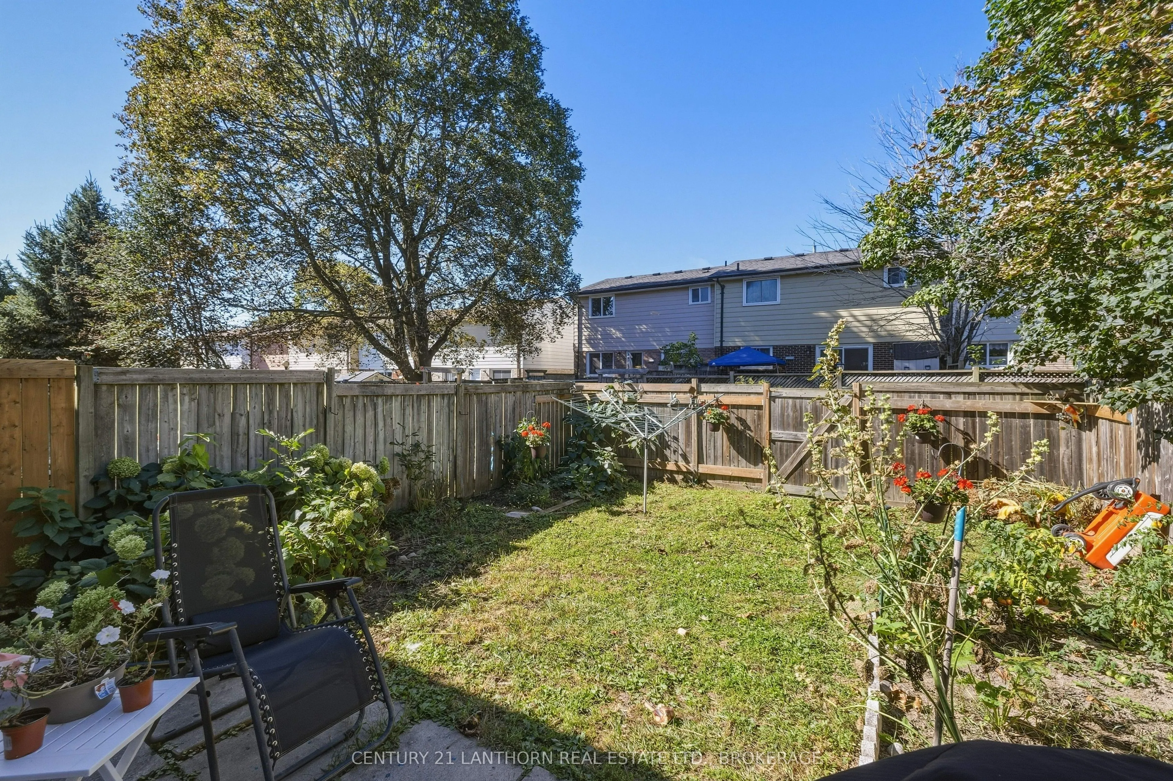 16 Winchester Drive #8