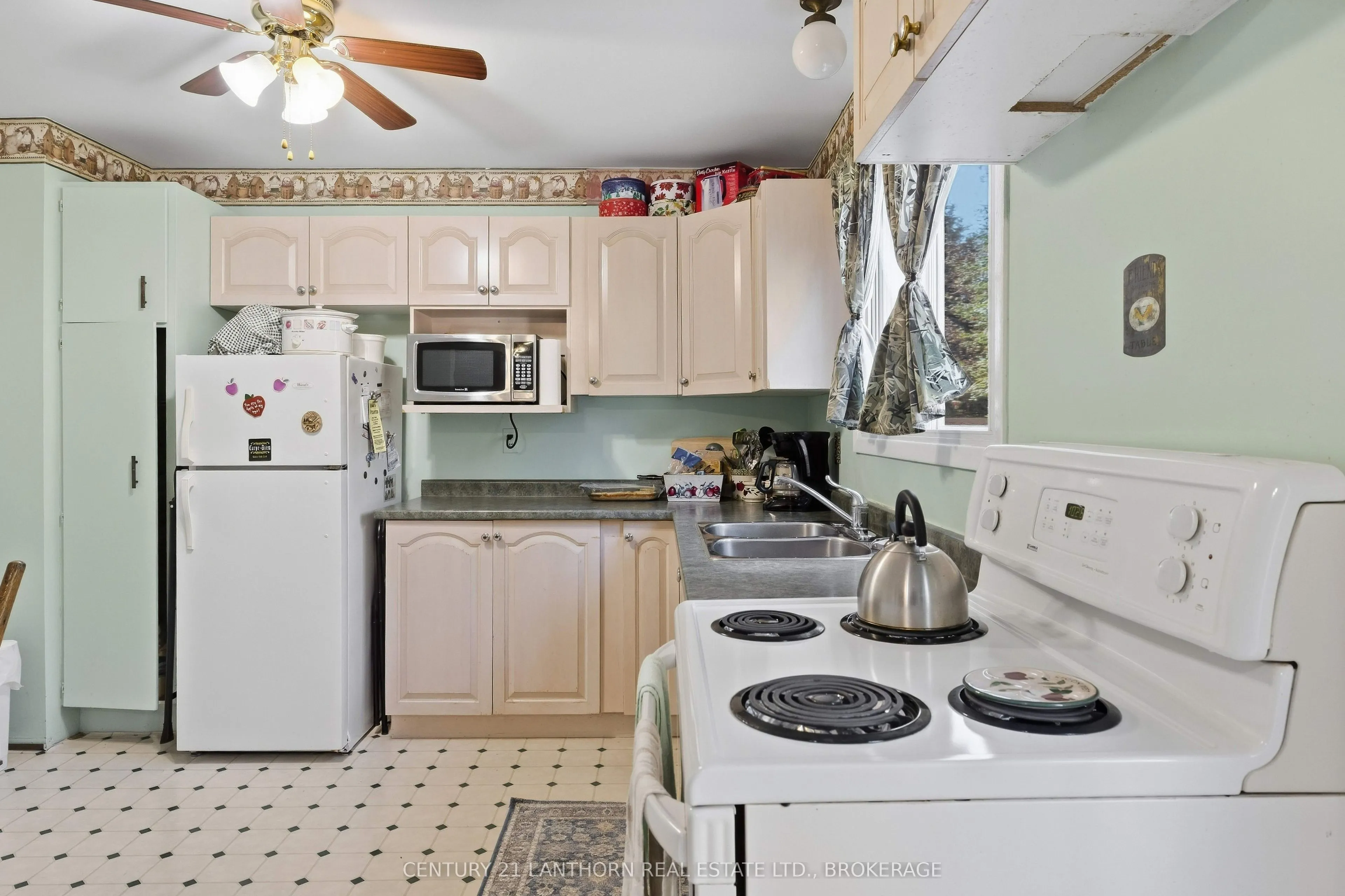 16 Winchester Drive #8