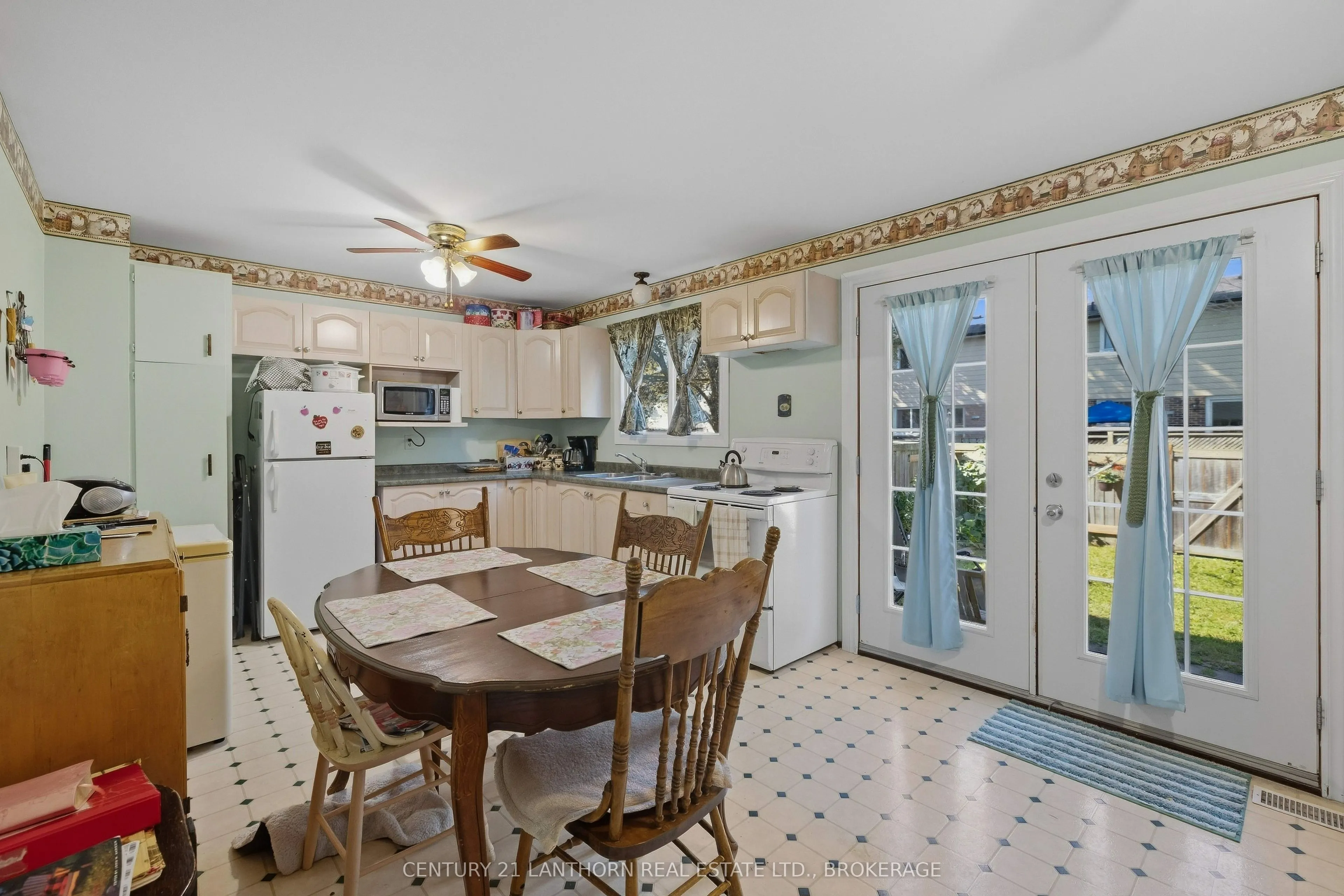 16 Winchester Drive #8