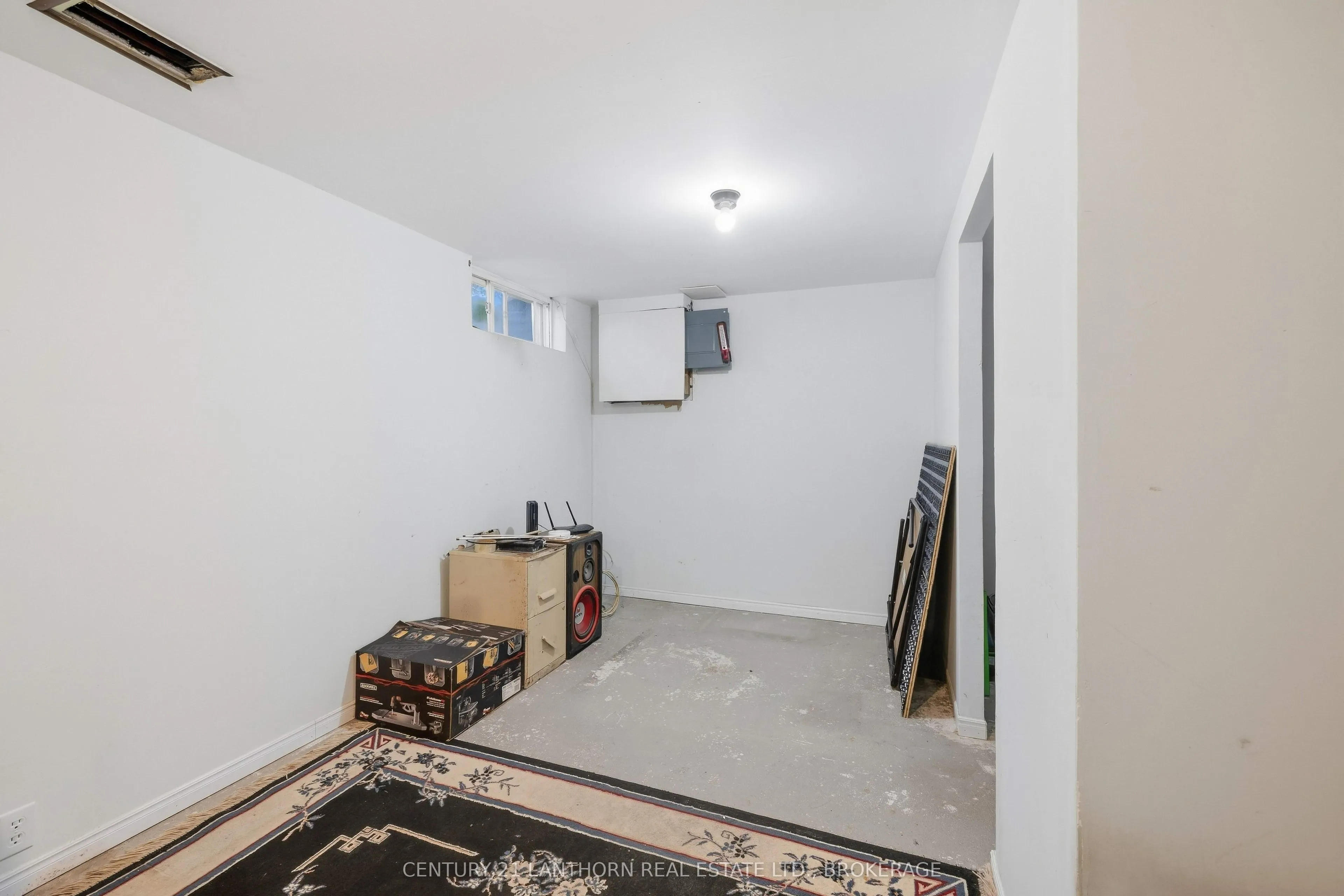 16 Winchester Drive #8