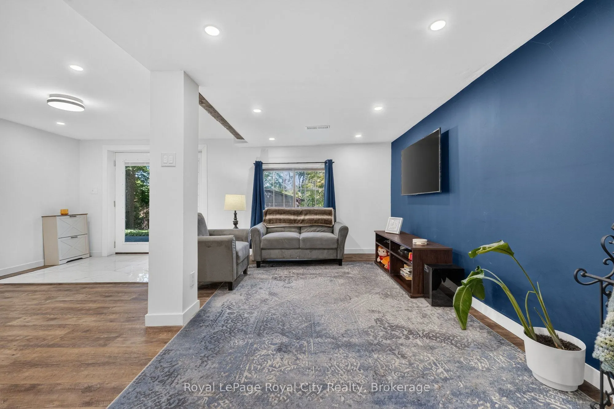 393 Main Street S