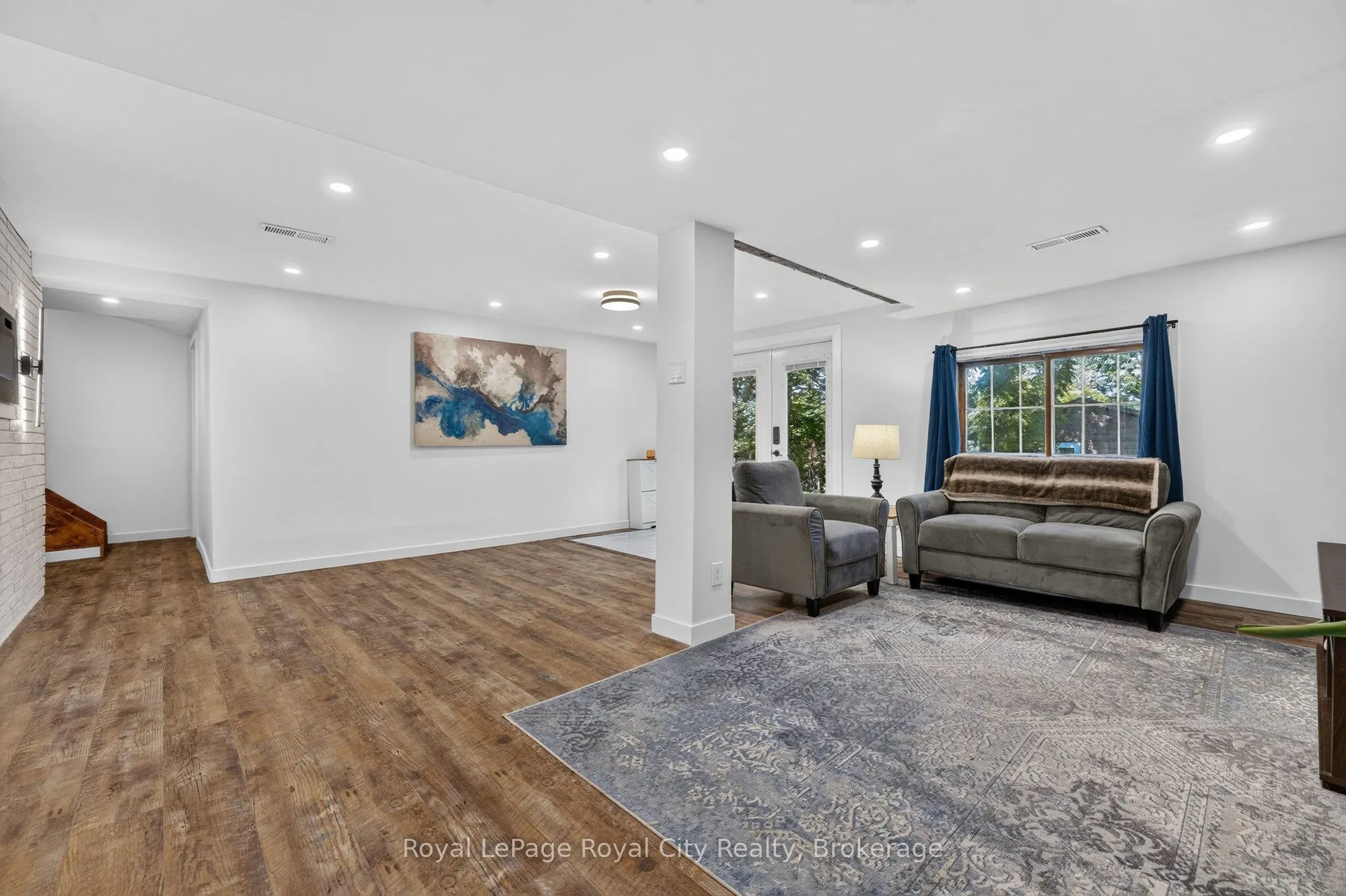 393 Main Street S