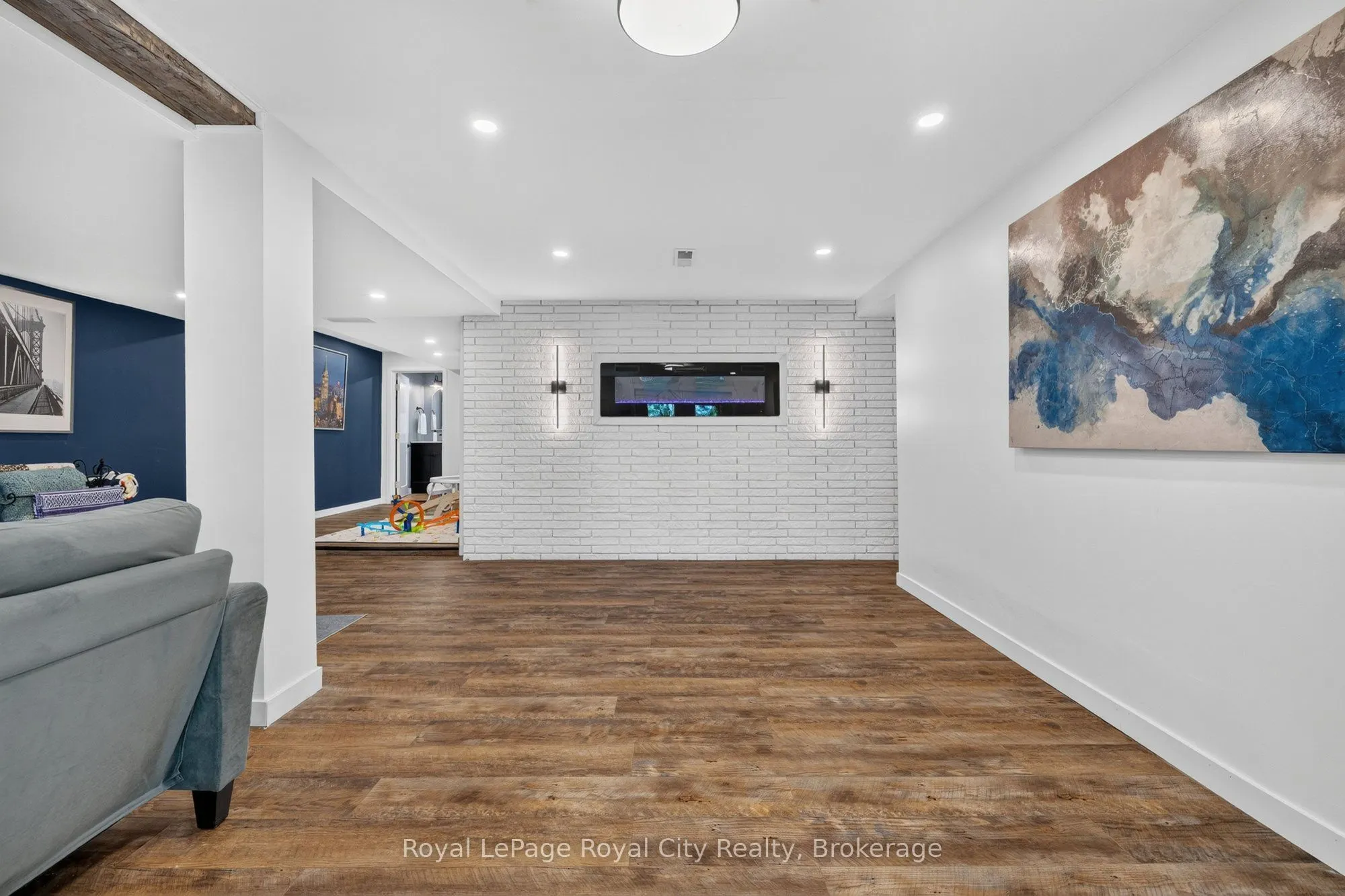 393 Main Street S