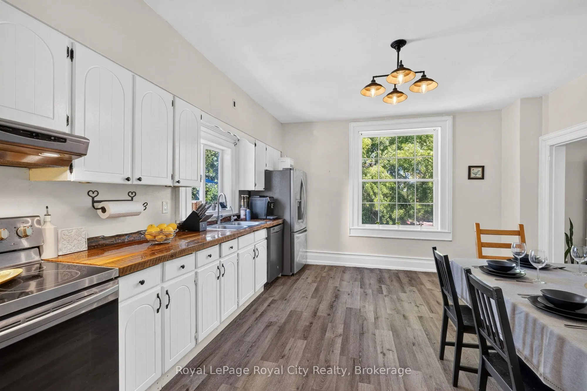 393 Main Street S