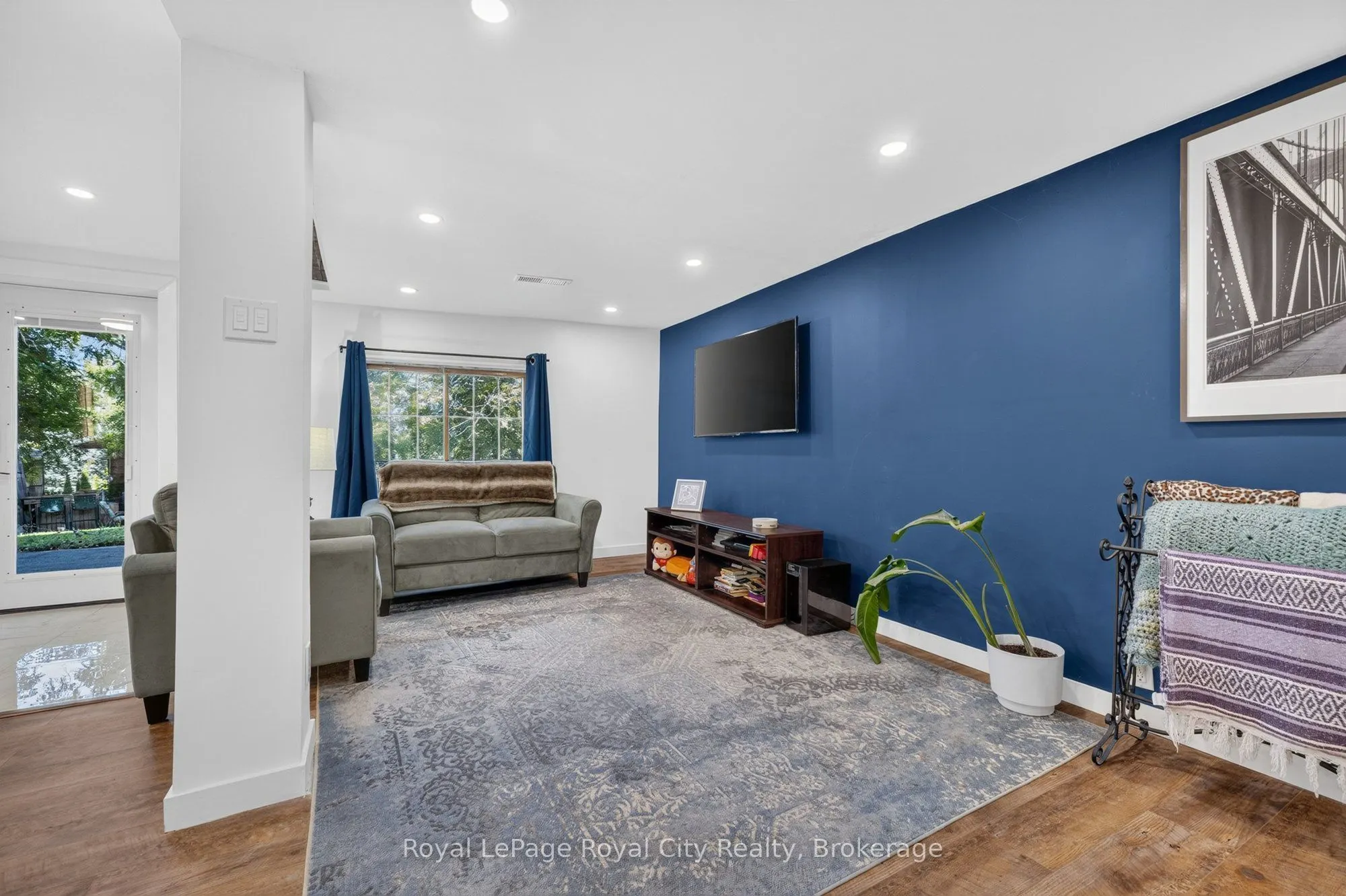 393 Main Street S