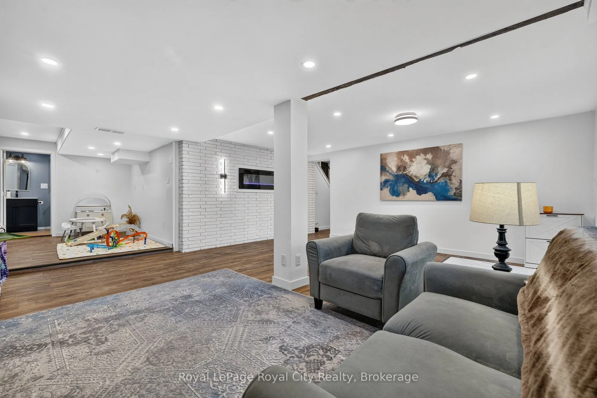 393 Main Street S