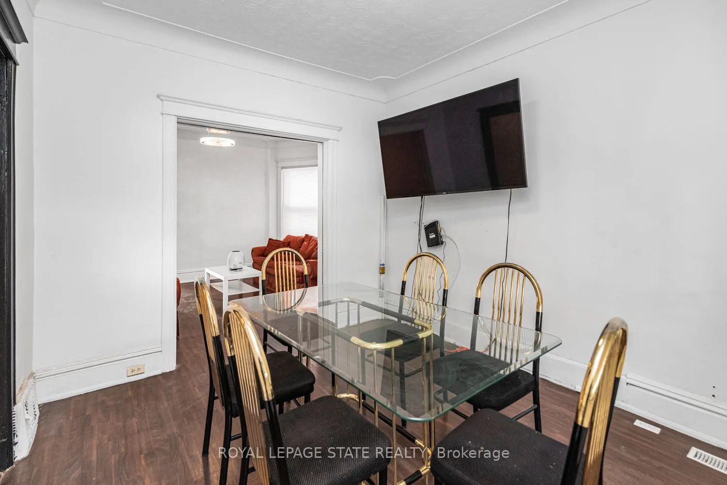 39 Arthur Avenue N