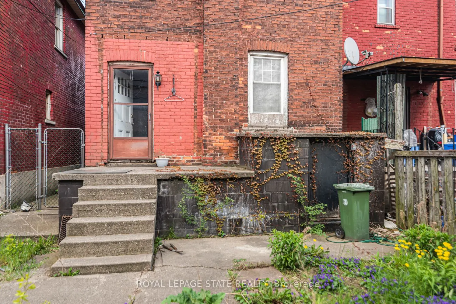 39 Arthur Avenue N