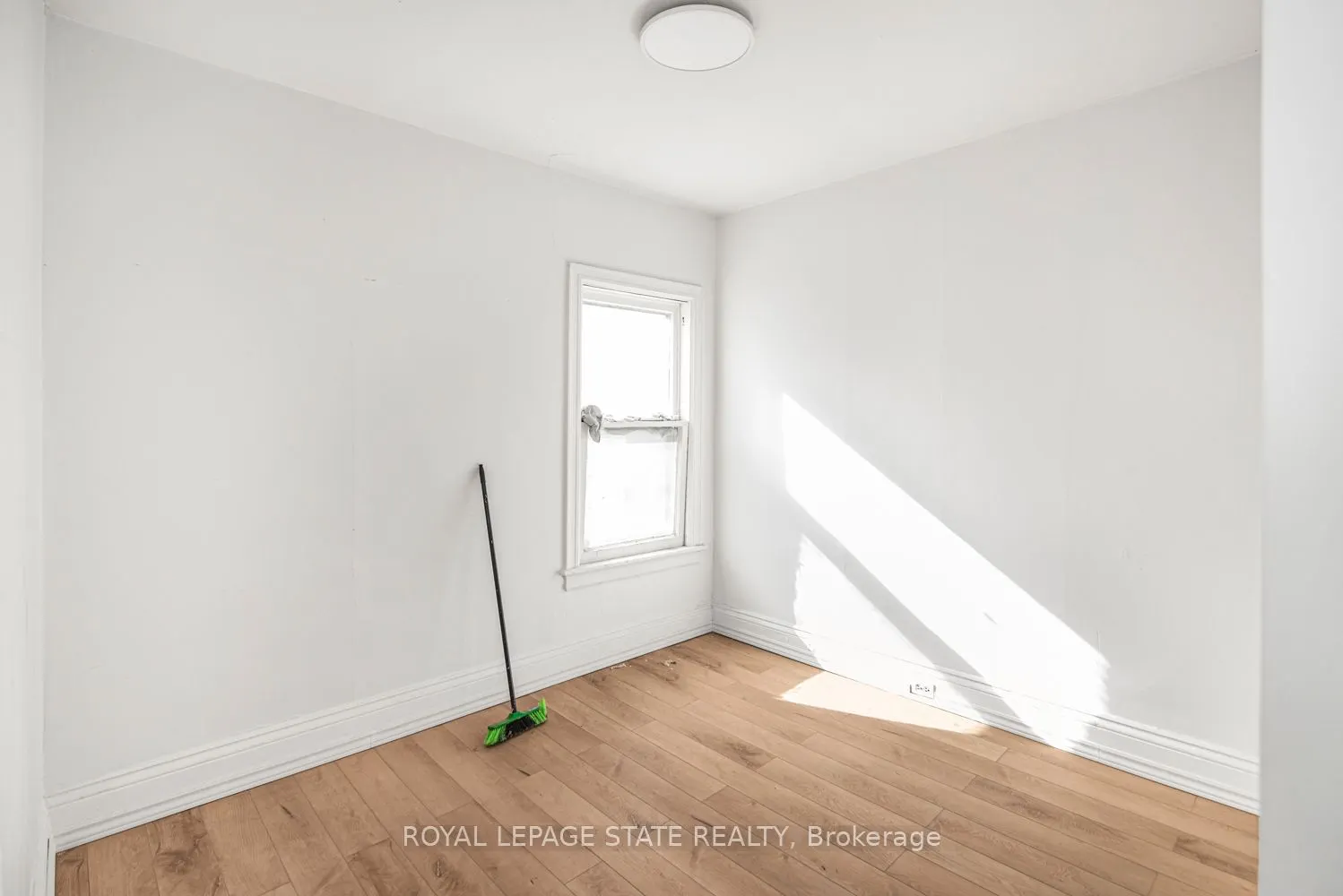 39 Arthur Avenue N