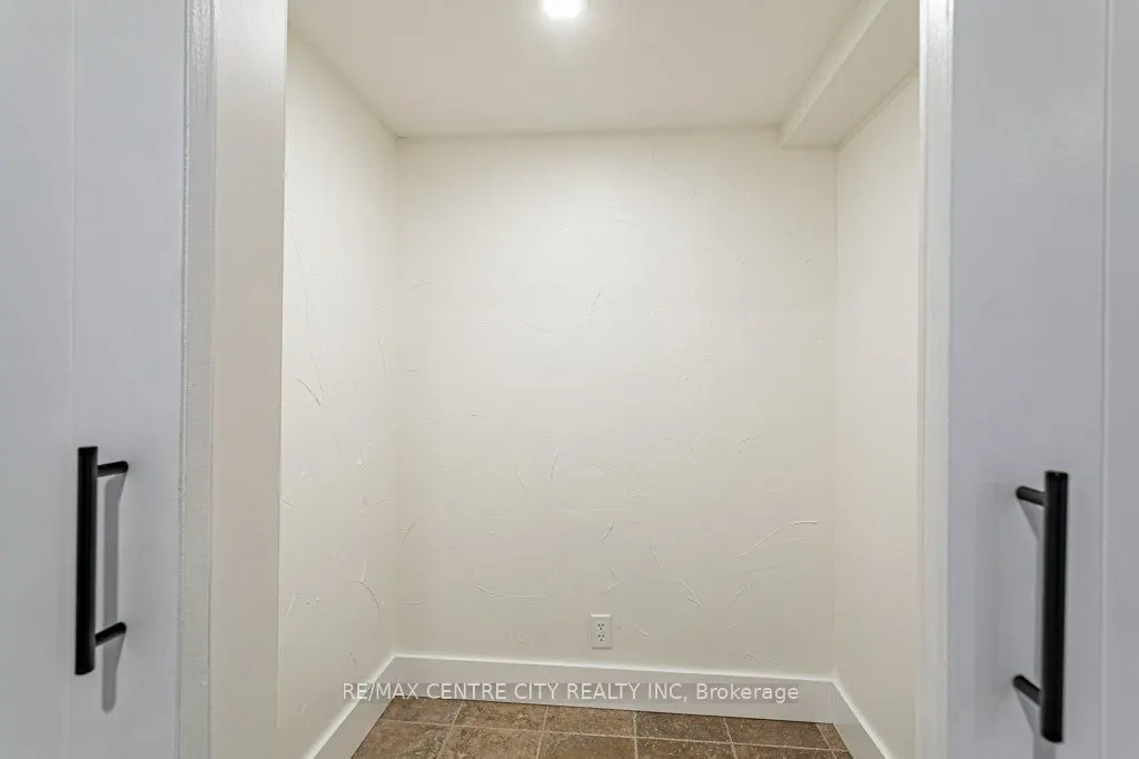 123 1/2 Myrtle Street