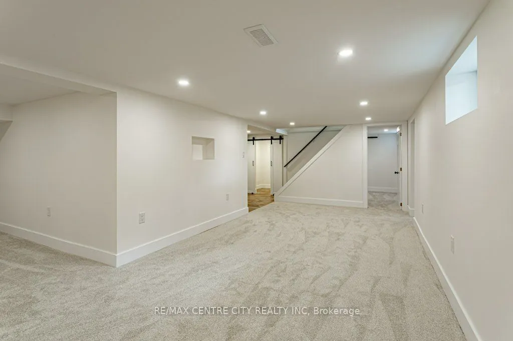 123 1/2 Myrtle Street