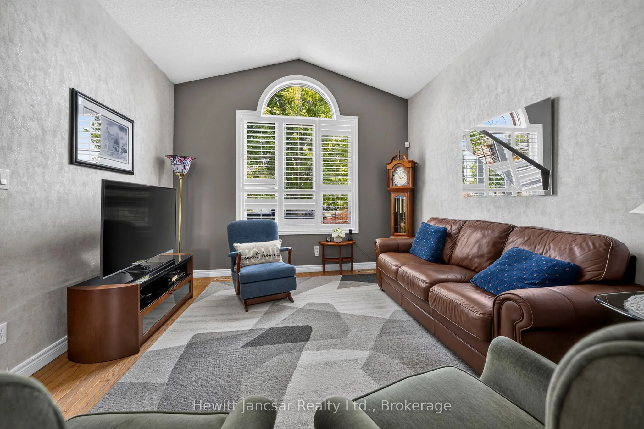 106 Kingfisher Avenue