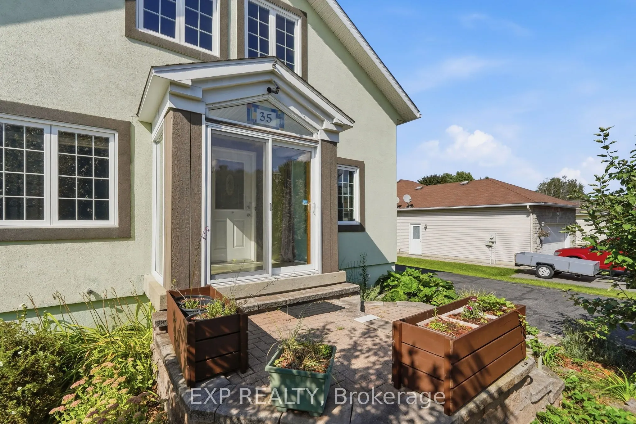 35 Brisson Street