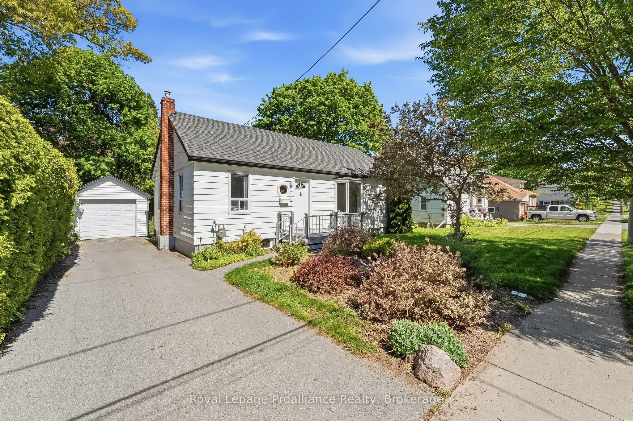29 Bramley Street S