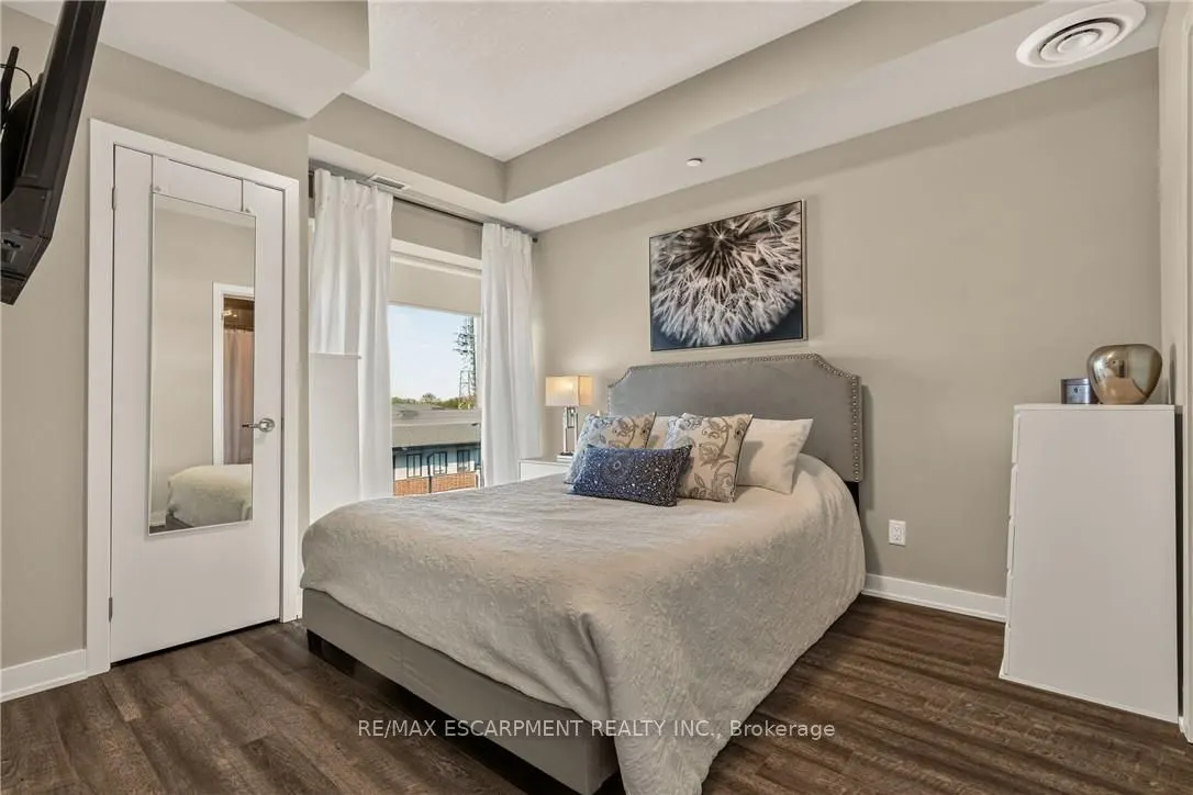 16 MARKLE Crescent #413