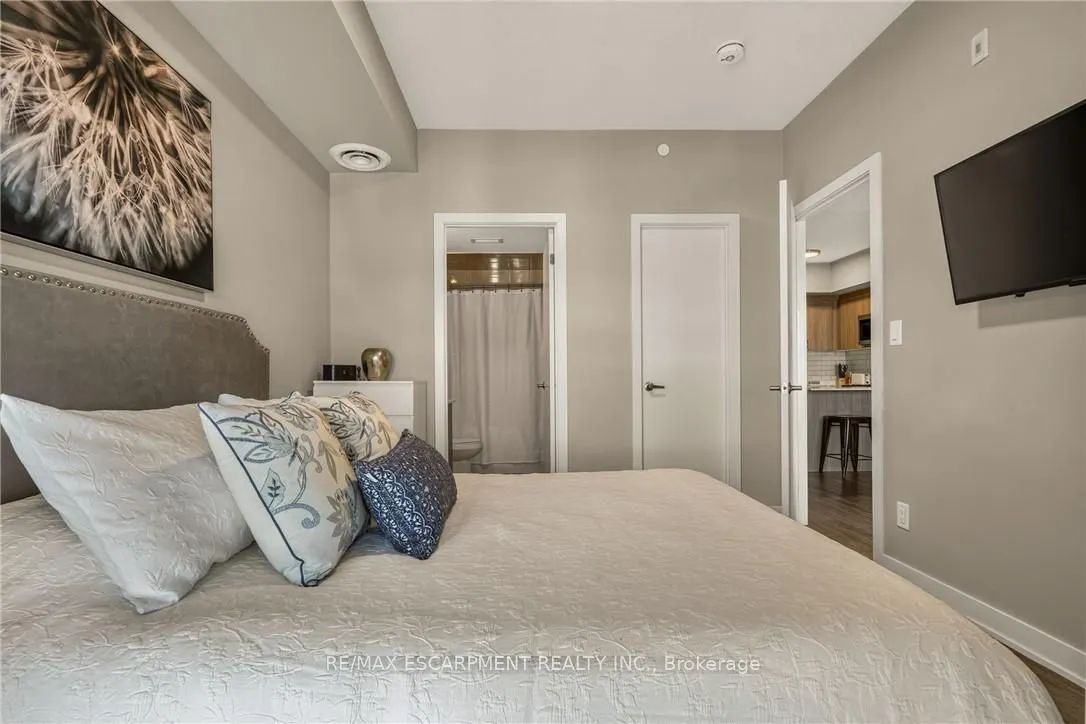 16 MARKLE Crescent #413
