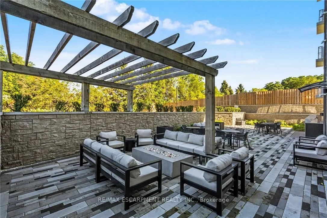 16 MARKLE Crescent #413